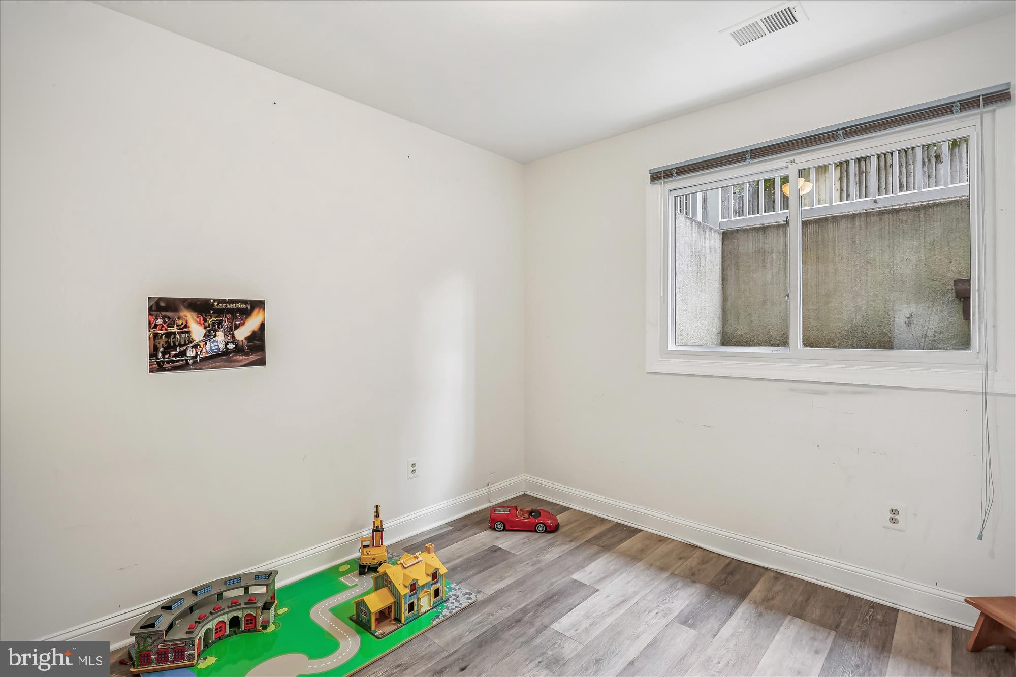 MARY KNOLLS - Residential