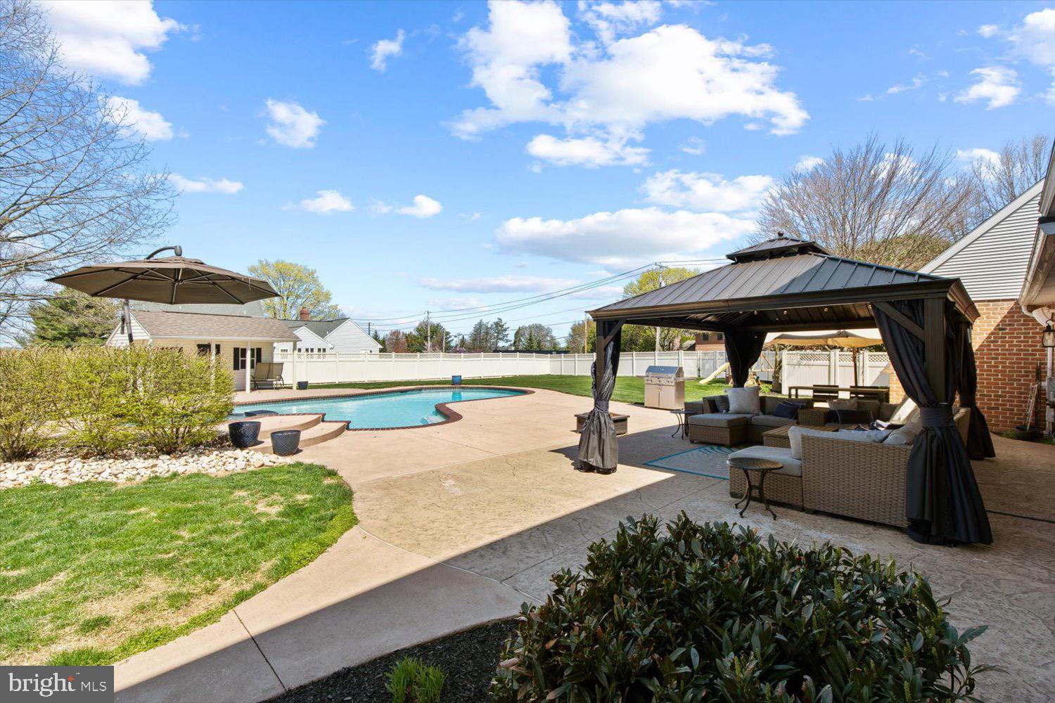 702 BUCKWOOD LANE