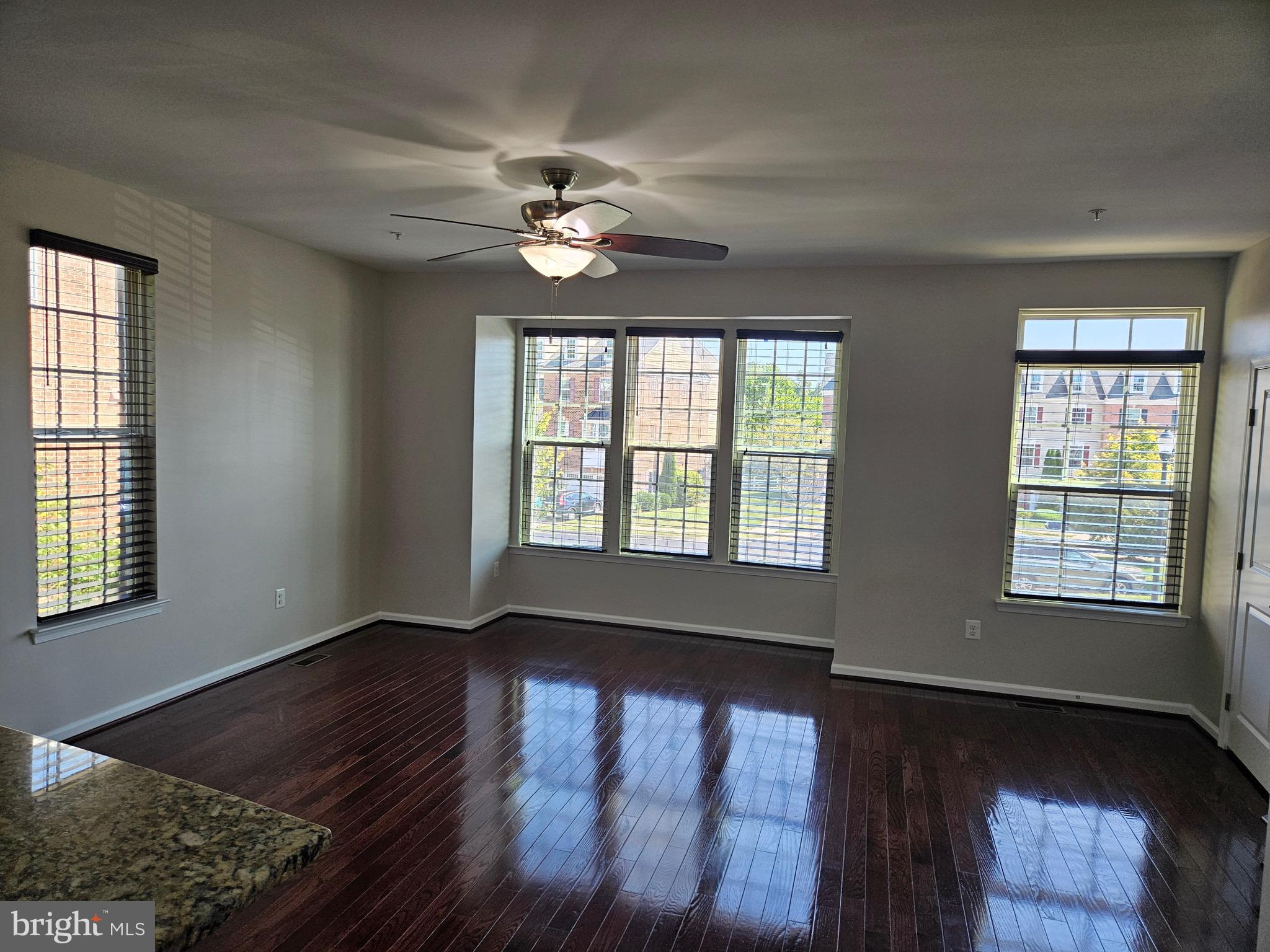 RAINCLIFFE - Residential Lease