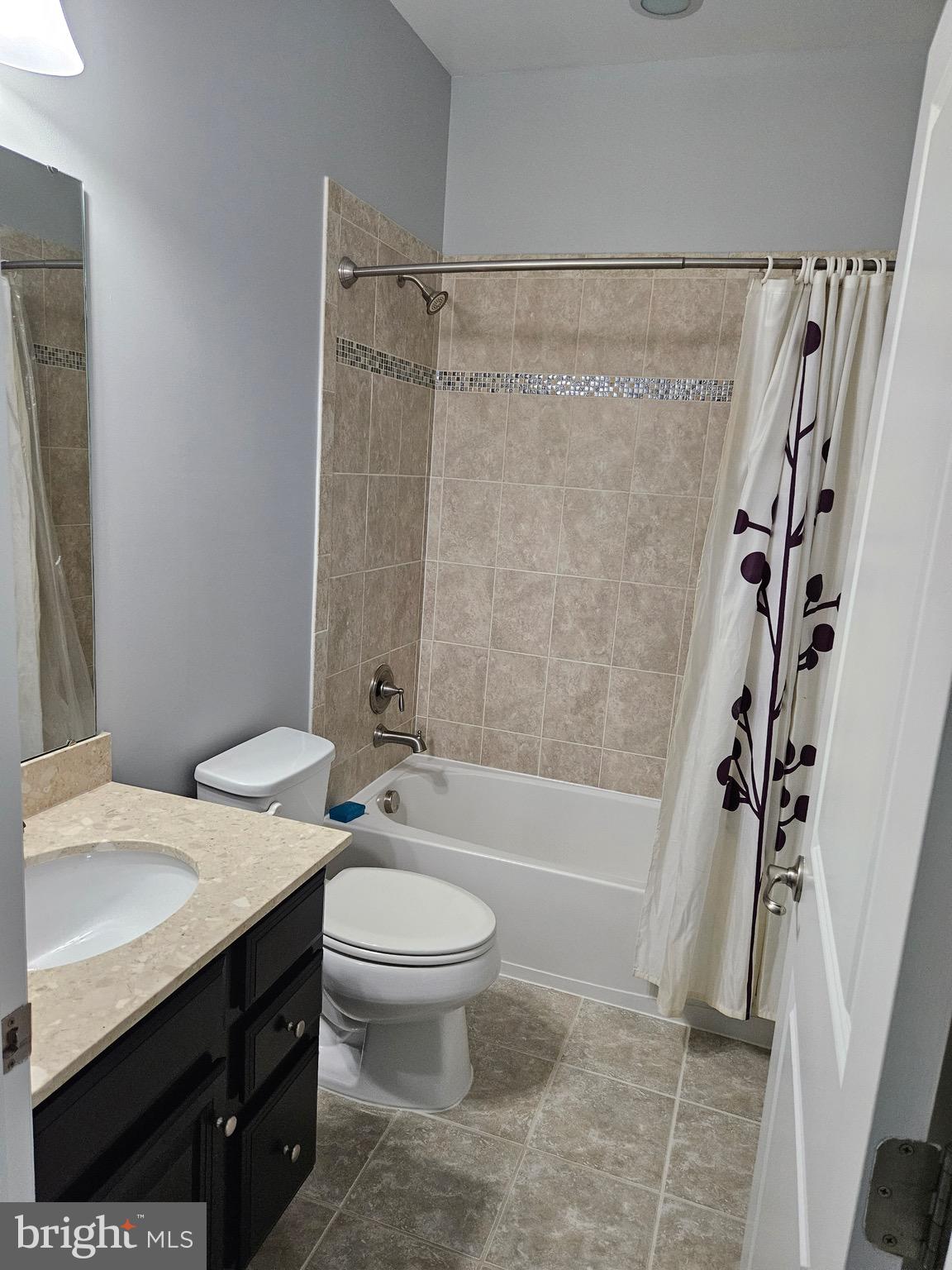 RAINCLIFFE - Residential Lease