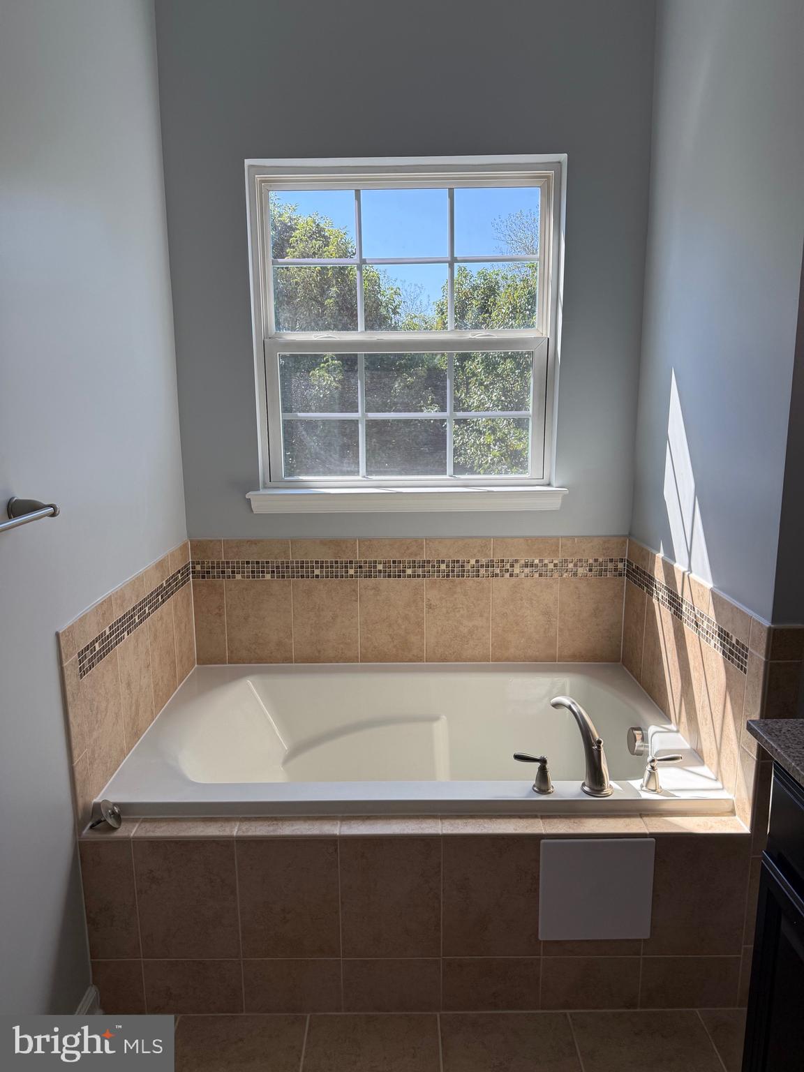 RAINCLIFFE - Residential Lease