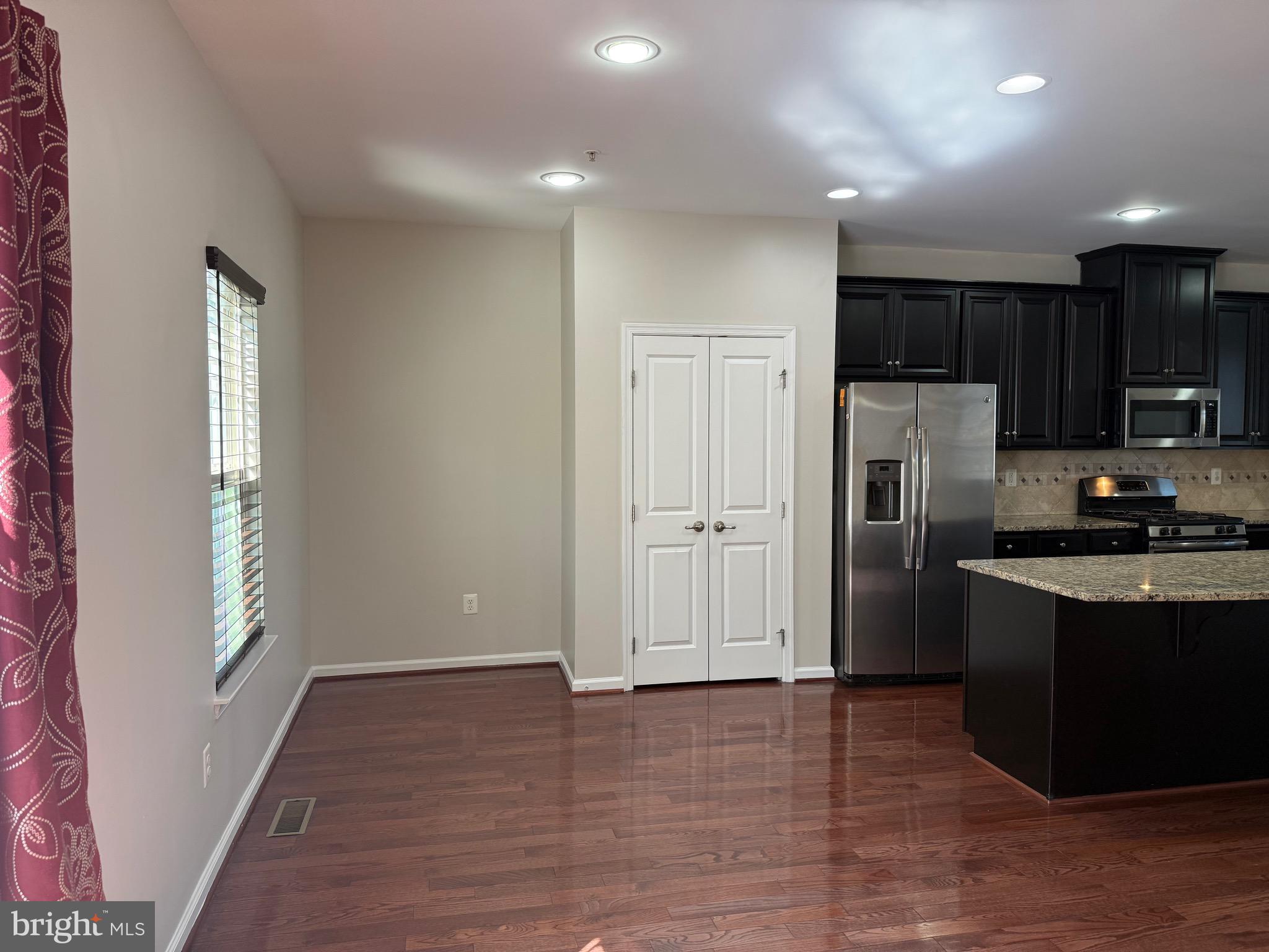 RAINCLIFFE - Residential Lease