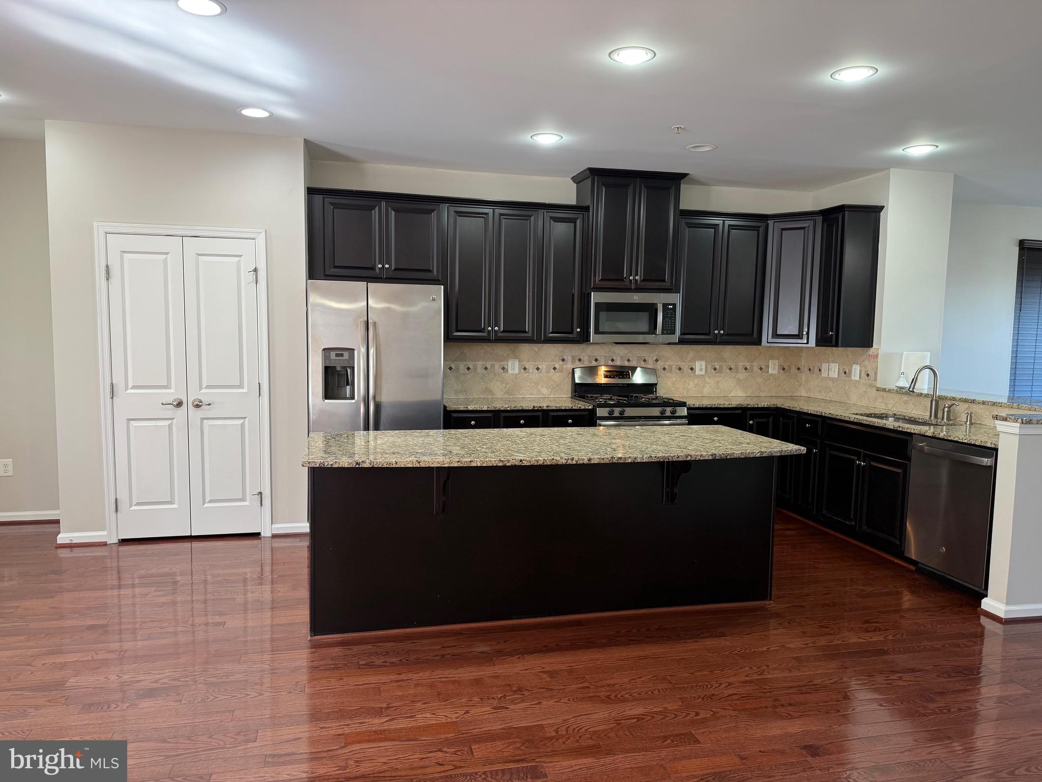 RAINCLIFFE - Residential Lease