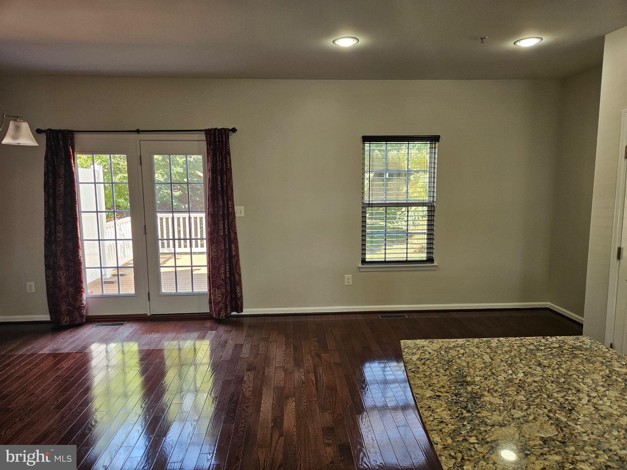 RAINCLIFFE - Residential Lease