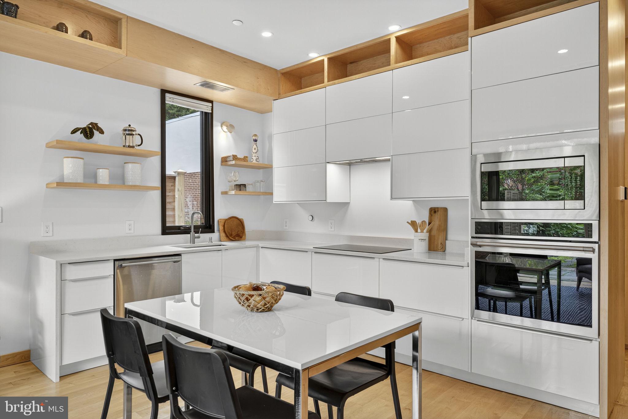 CAPITOL HILL - Residential