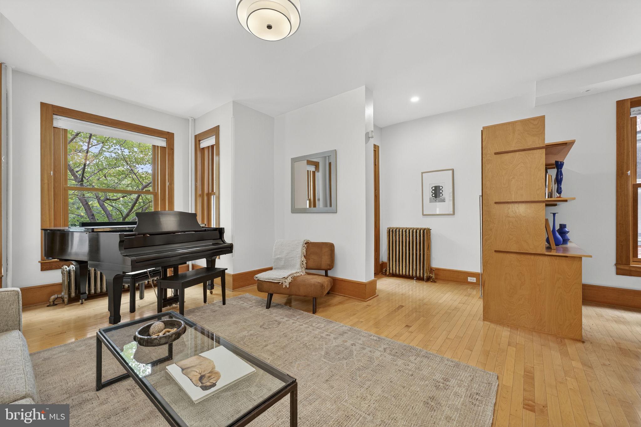 CAPITOL HILL - Residential