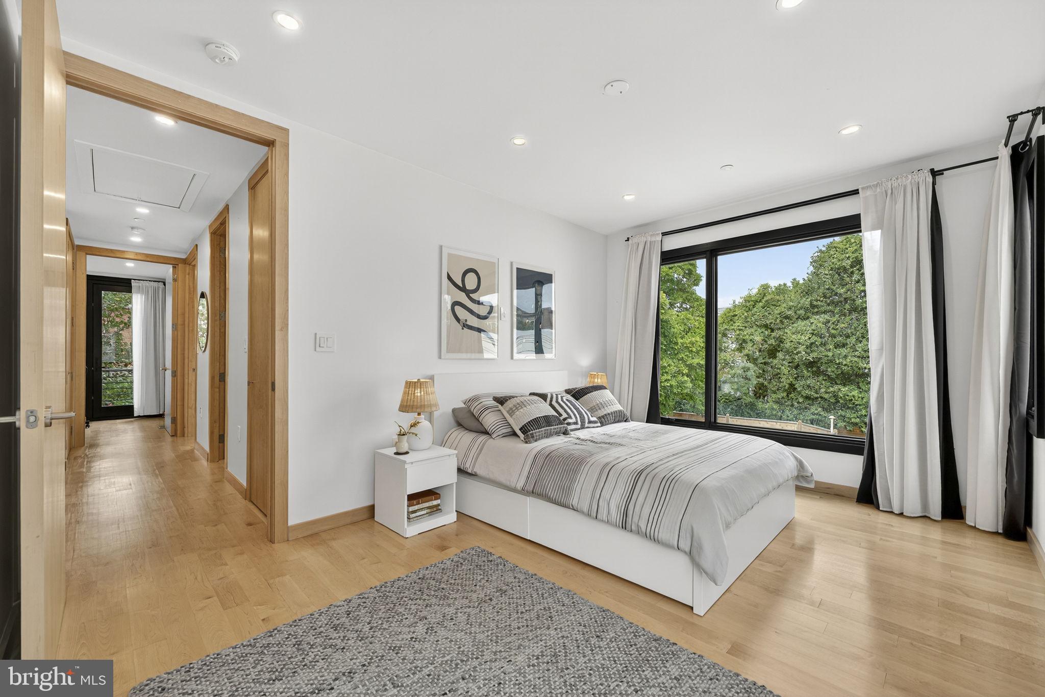 CAPITOL HILL - Residential