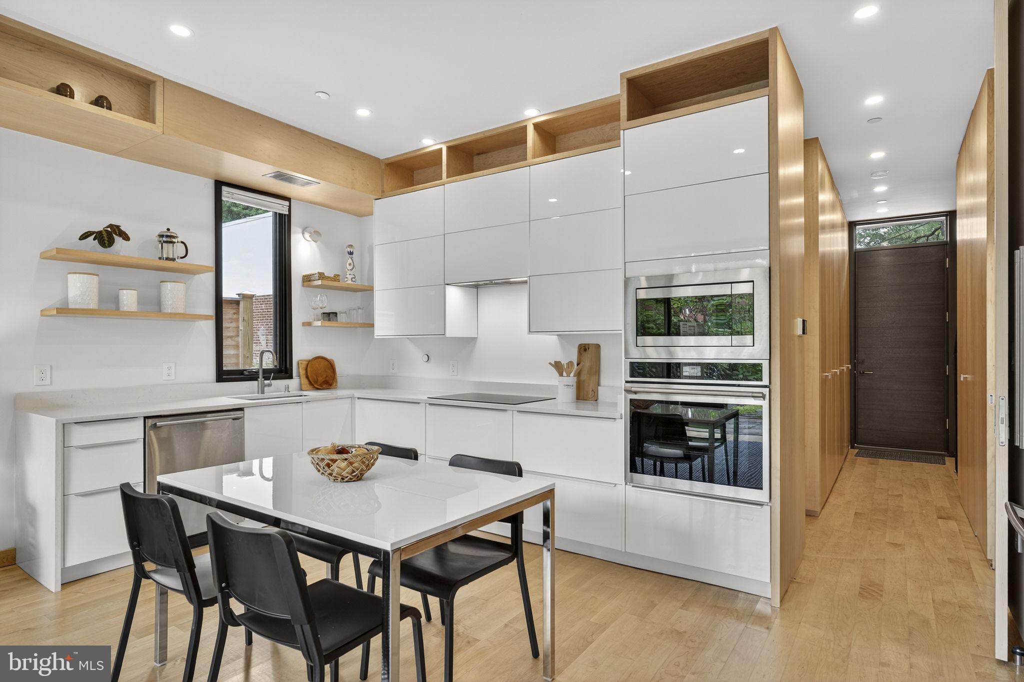 CAPITOL HILL - Residential