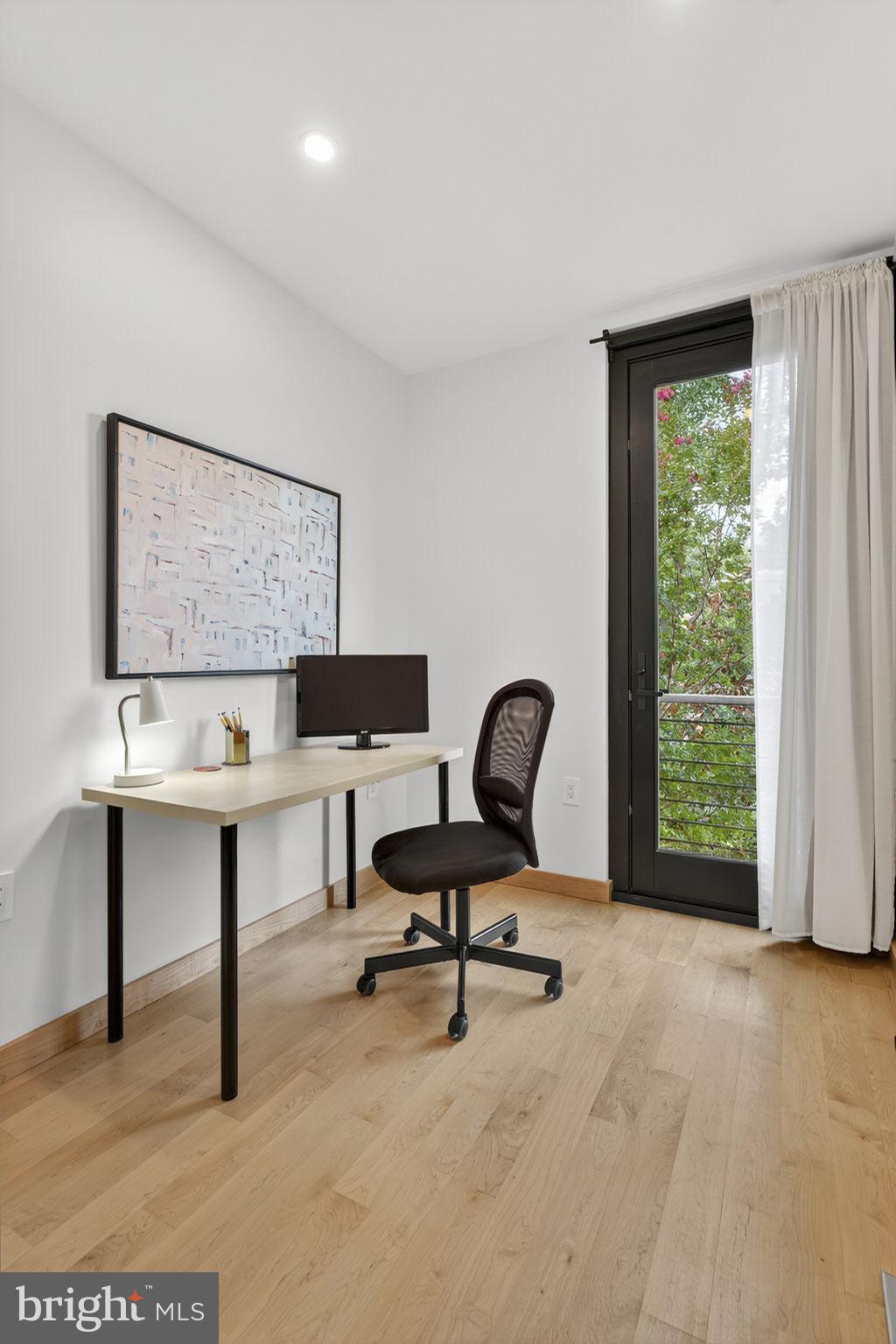 CAPITOL HILL - Residential