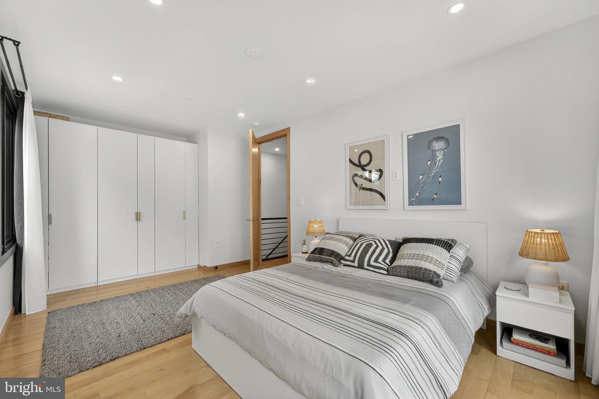 CAPITOL HILL - Residential