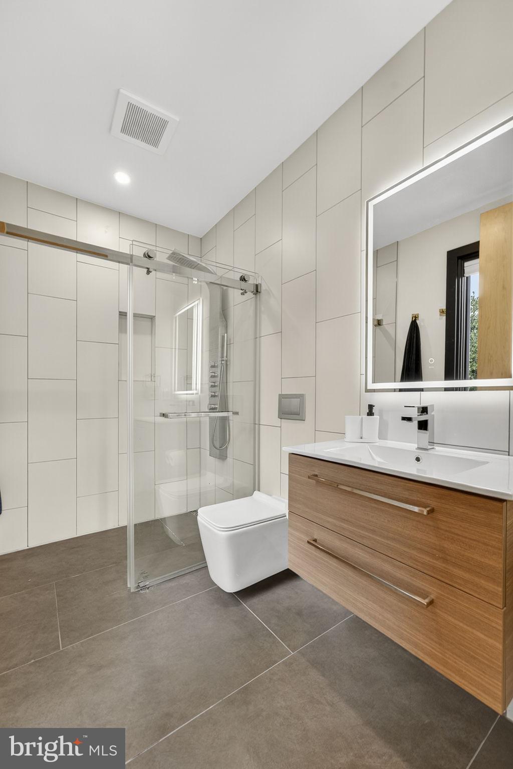 CAPITOL HILL - Residential