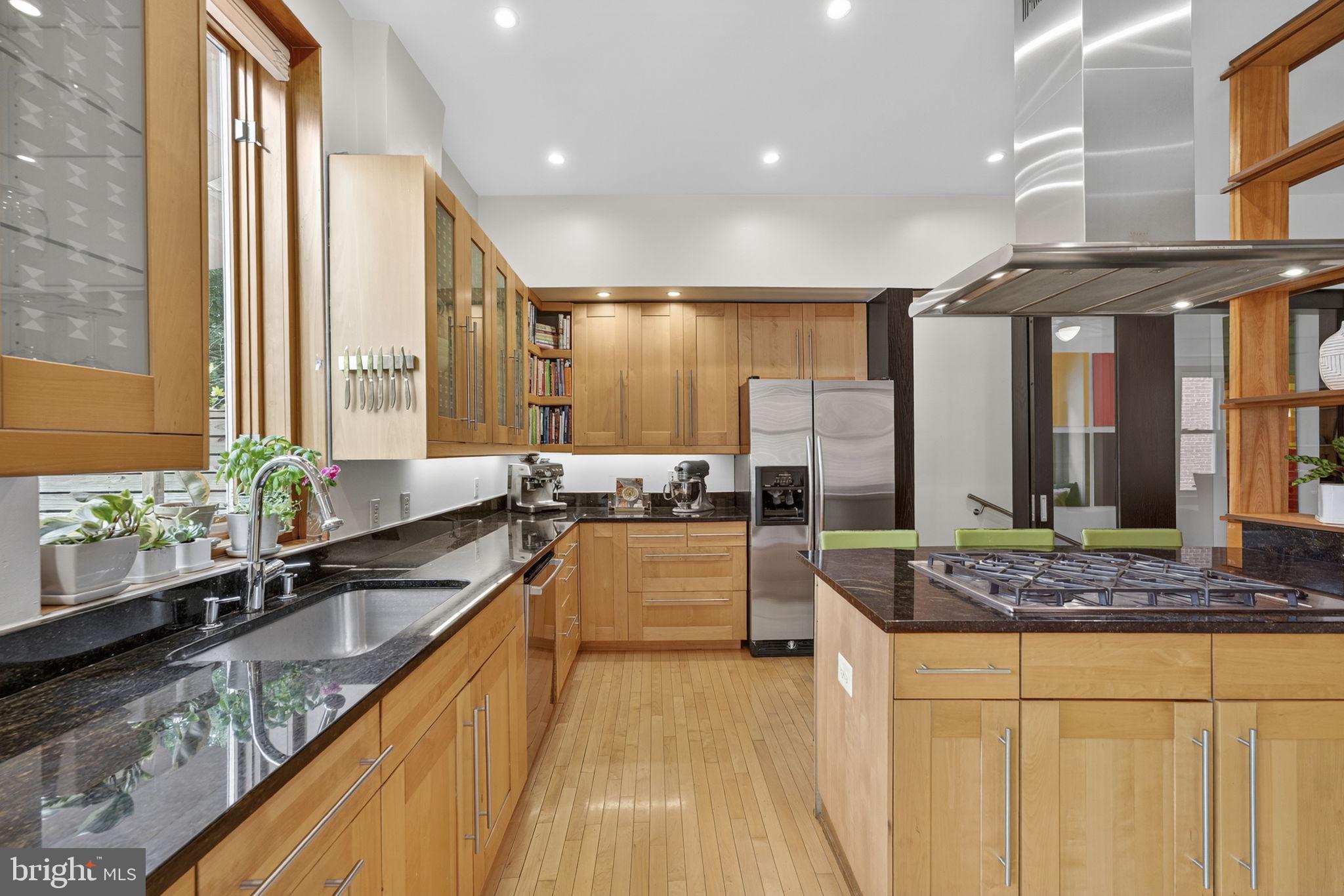 CAPITOL HILL - Residential
