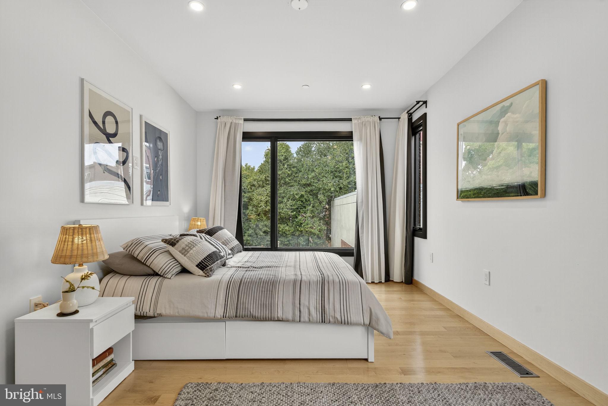 CAPITOL HILL - Residential