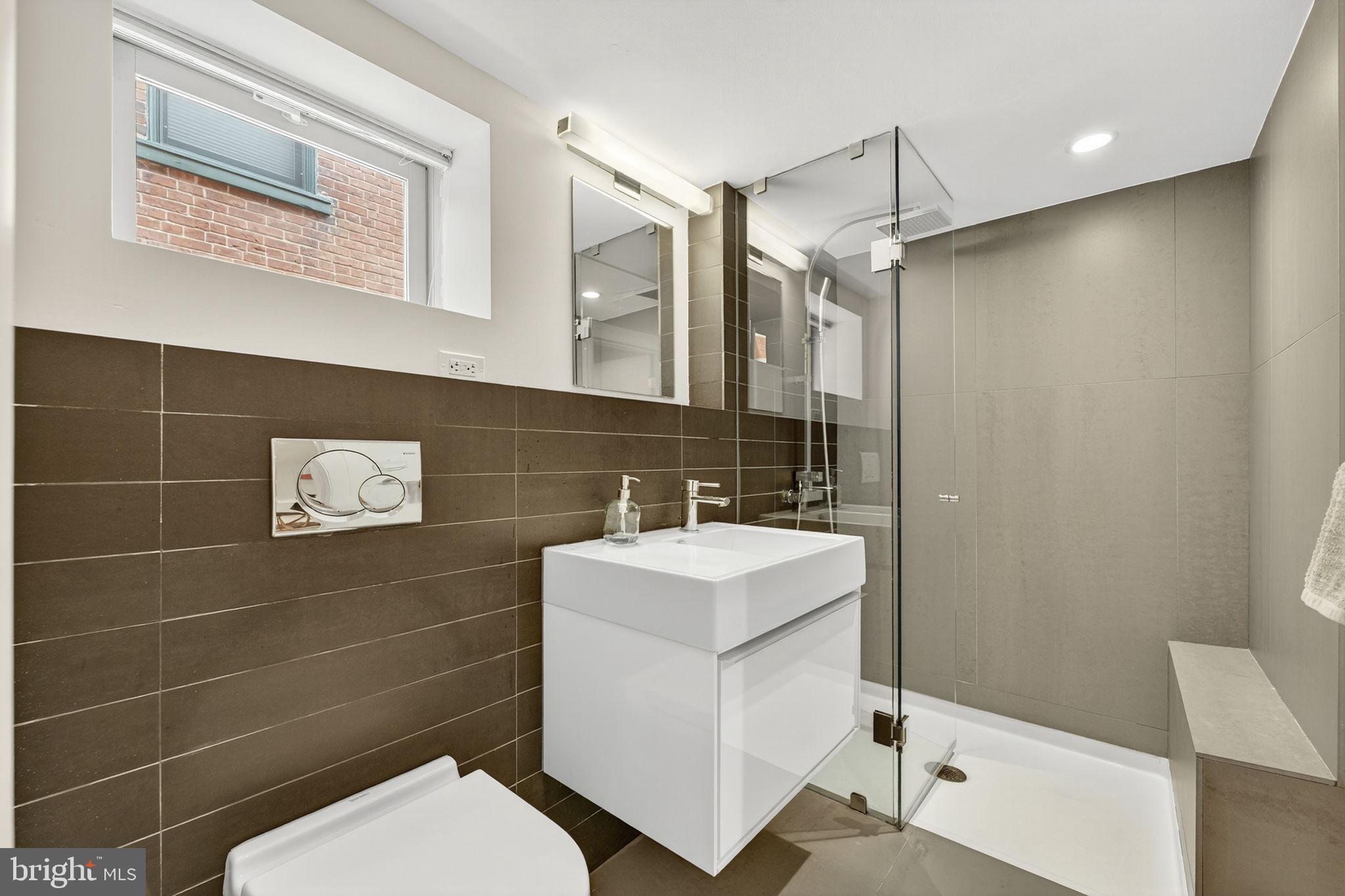 CAPITOL HILL - Residential