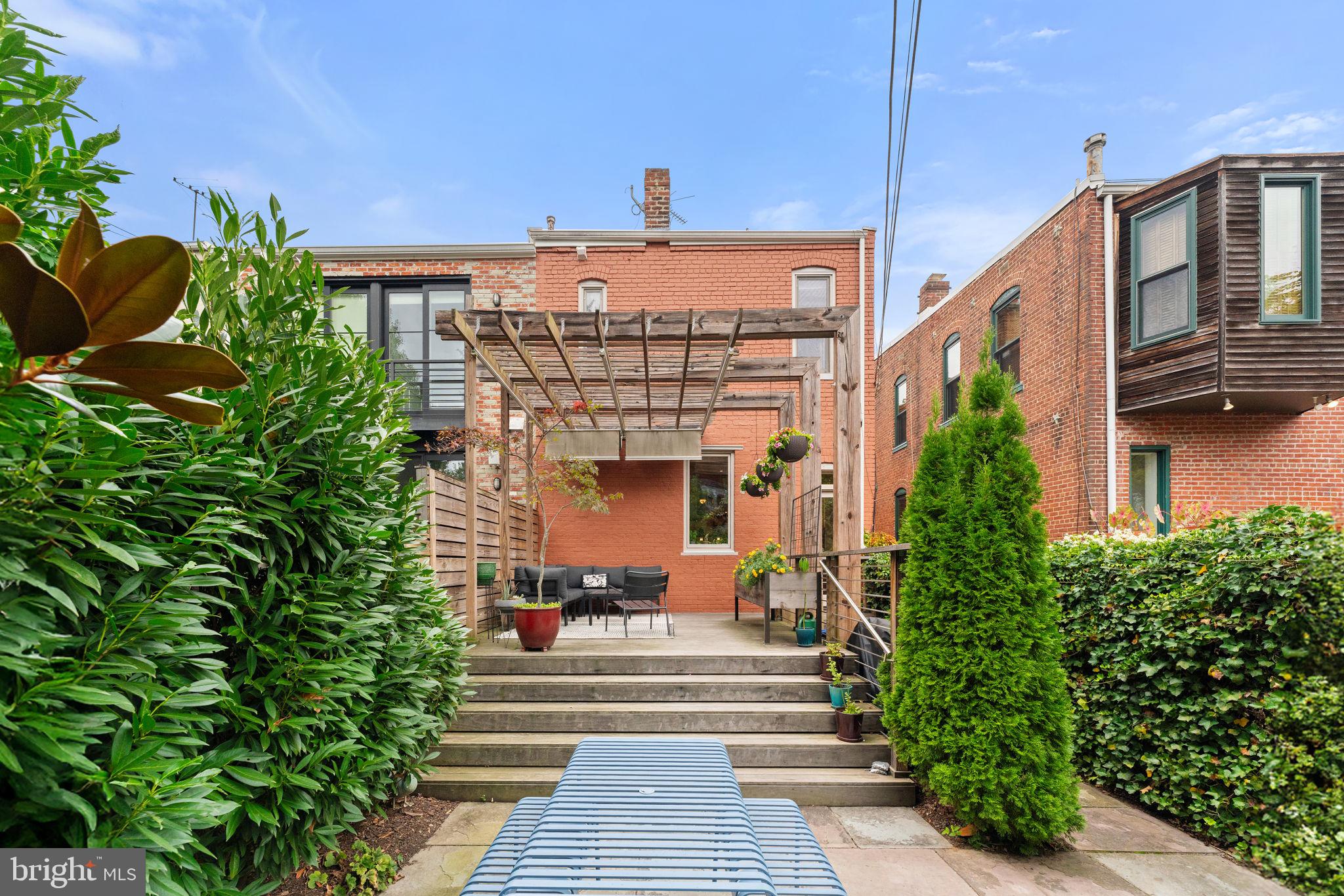 CAPITOL HILL - Residential