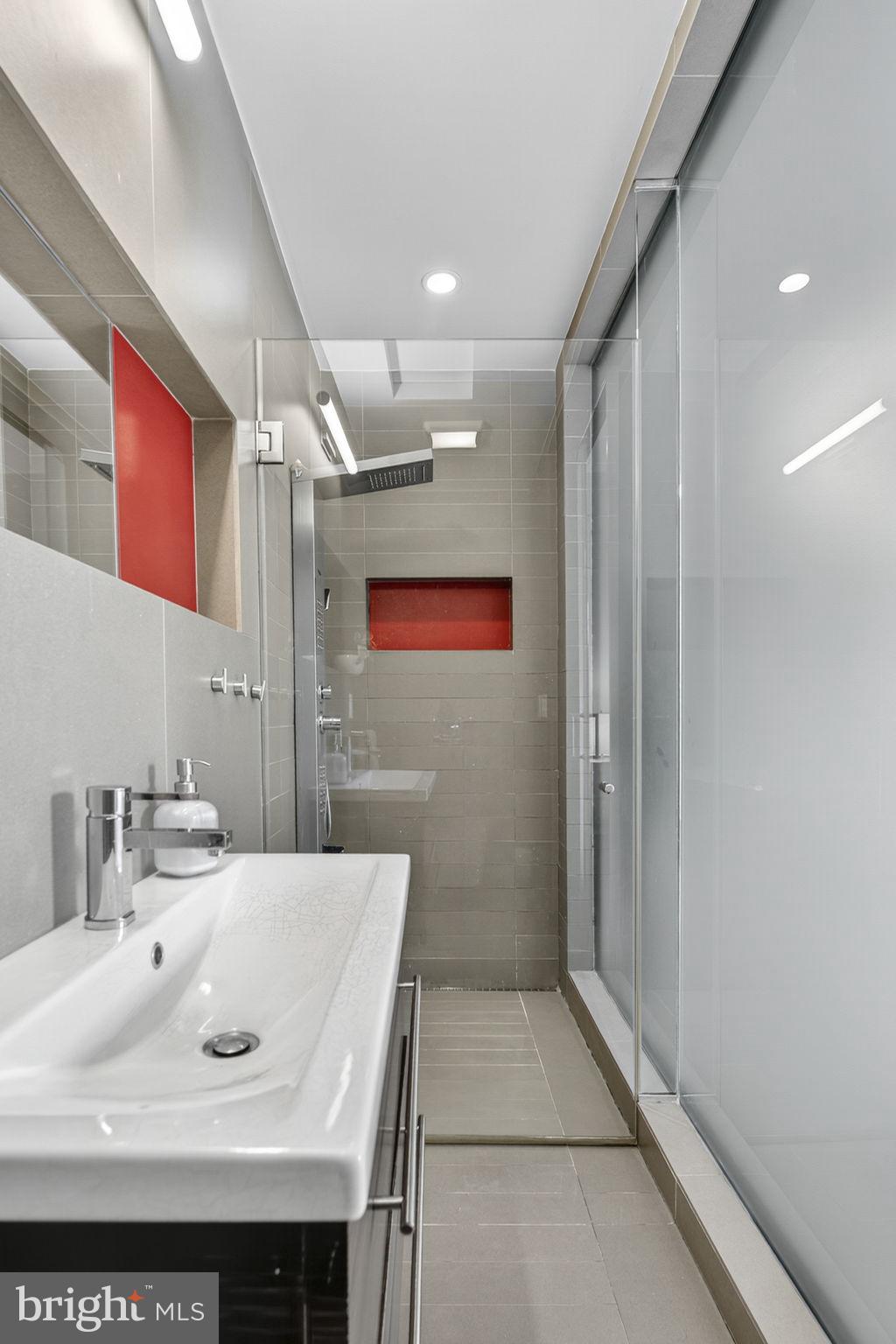 CAPITOL HILL - Residential