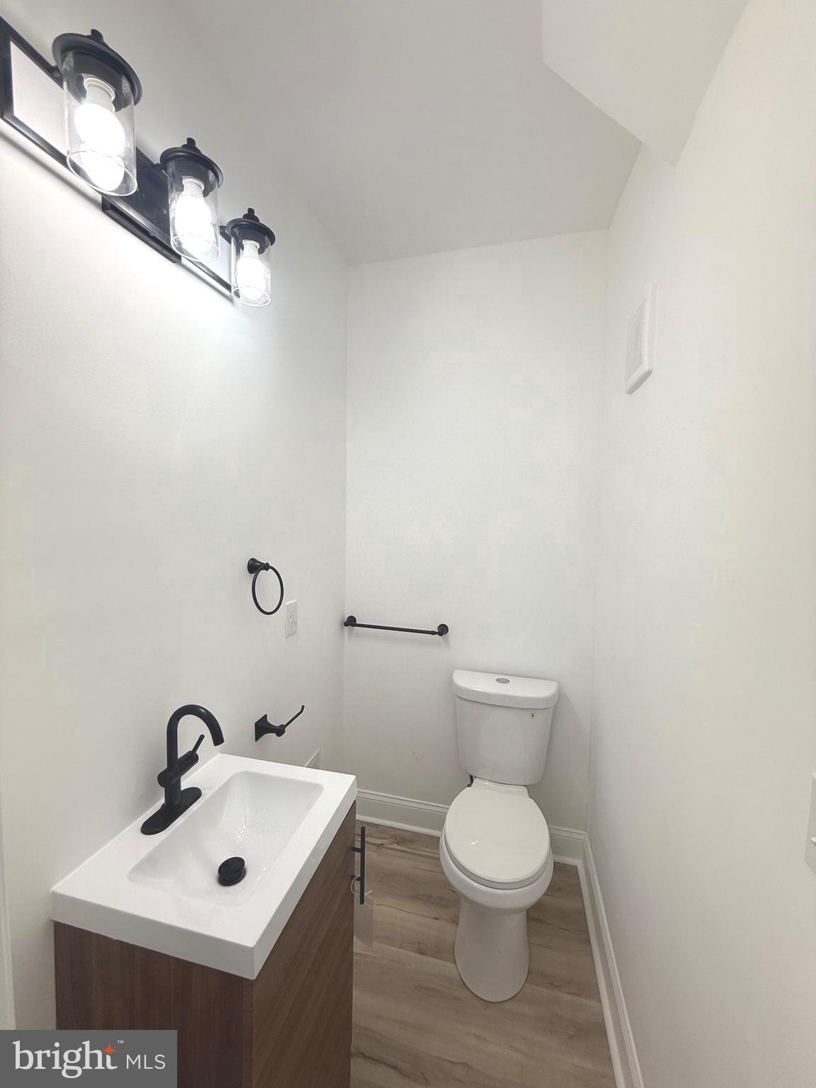 1601 N LONGWOOD STREET