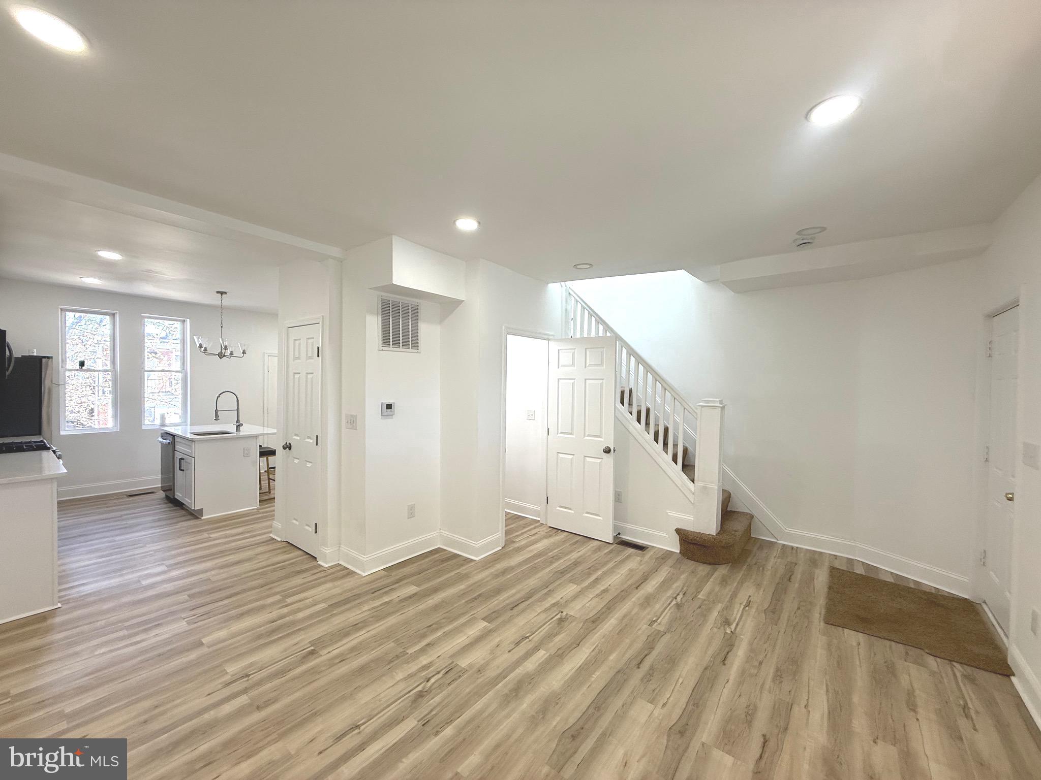 1601 N LONGWOOD STREET