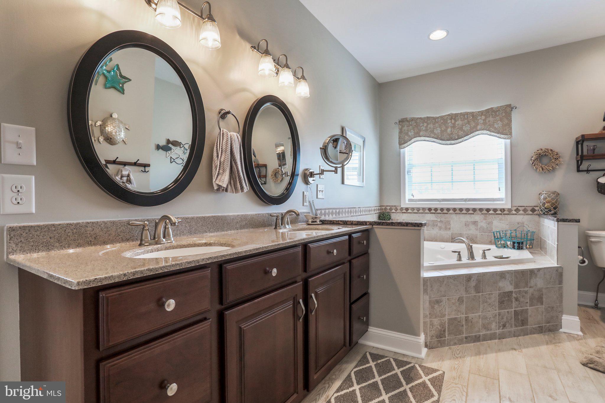 MOUNTAIN VISTA FARMS - Residential