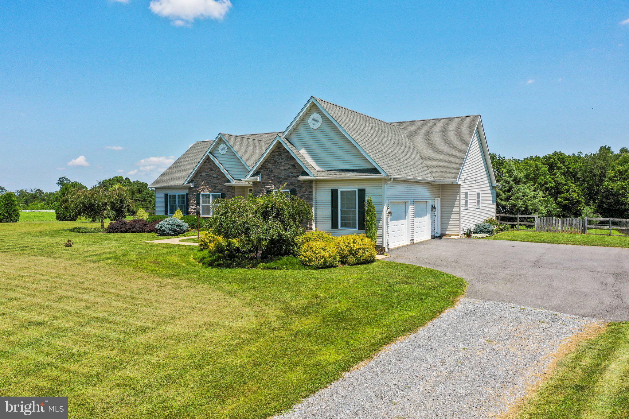 MOUNTAIN VISTA FARMS - Residential