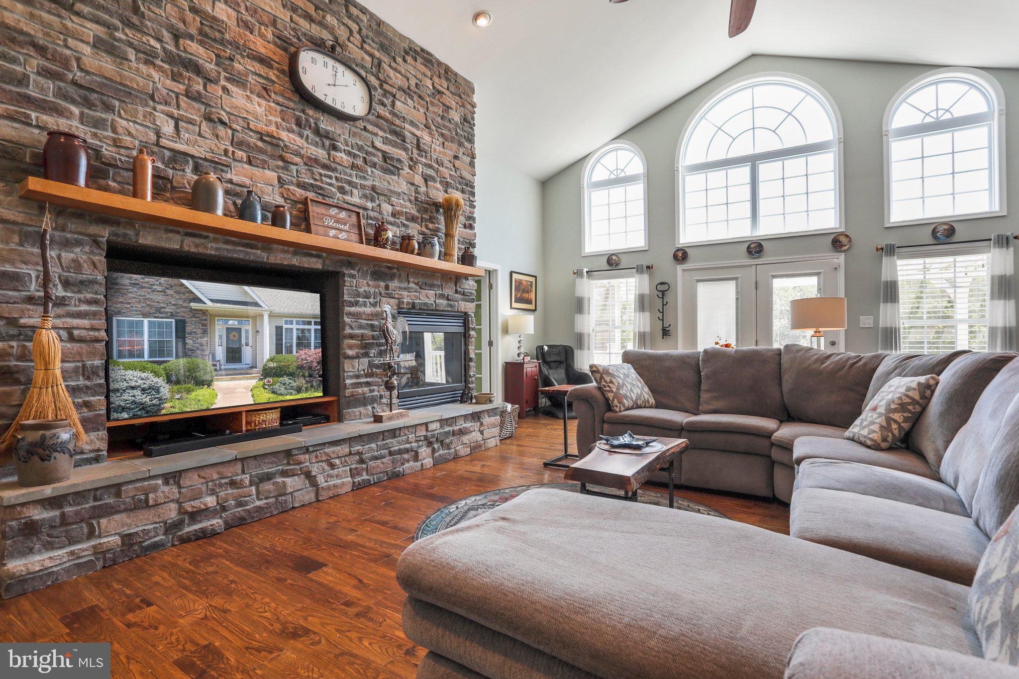 MOUNTAIN VISTA FARMS - Residential