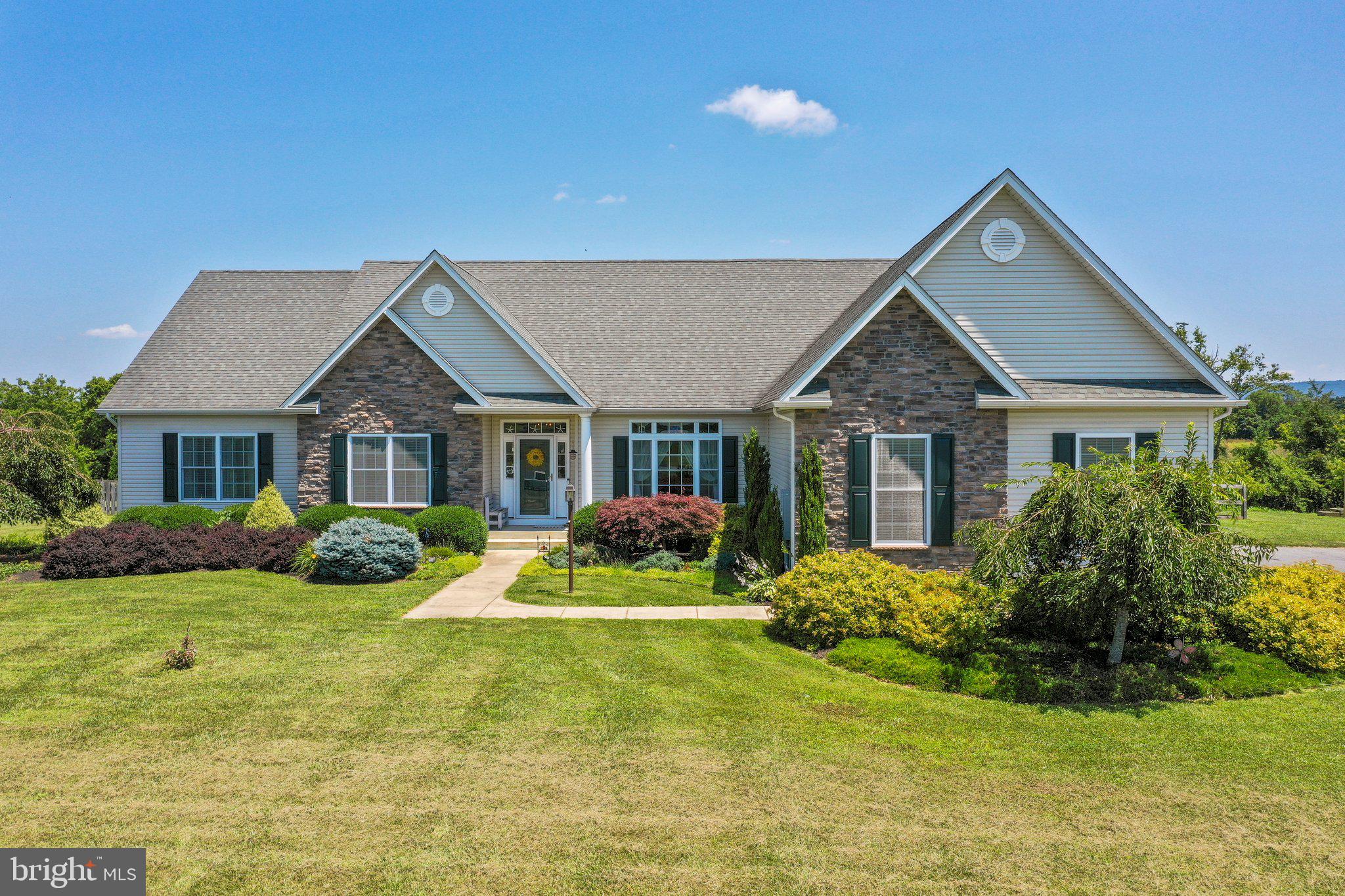 MOUNTAIN VISTA FARMS - Residential