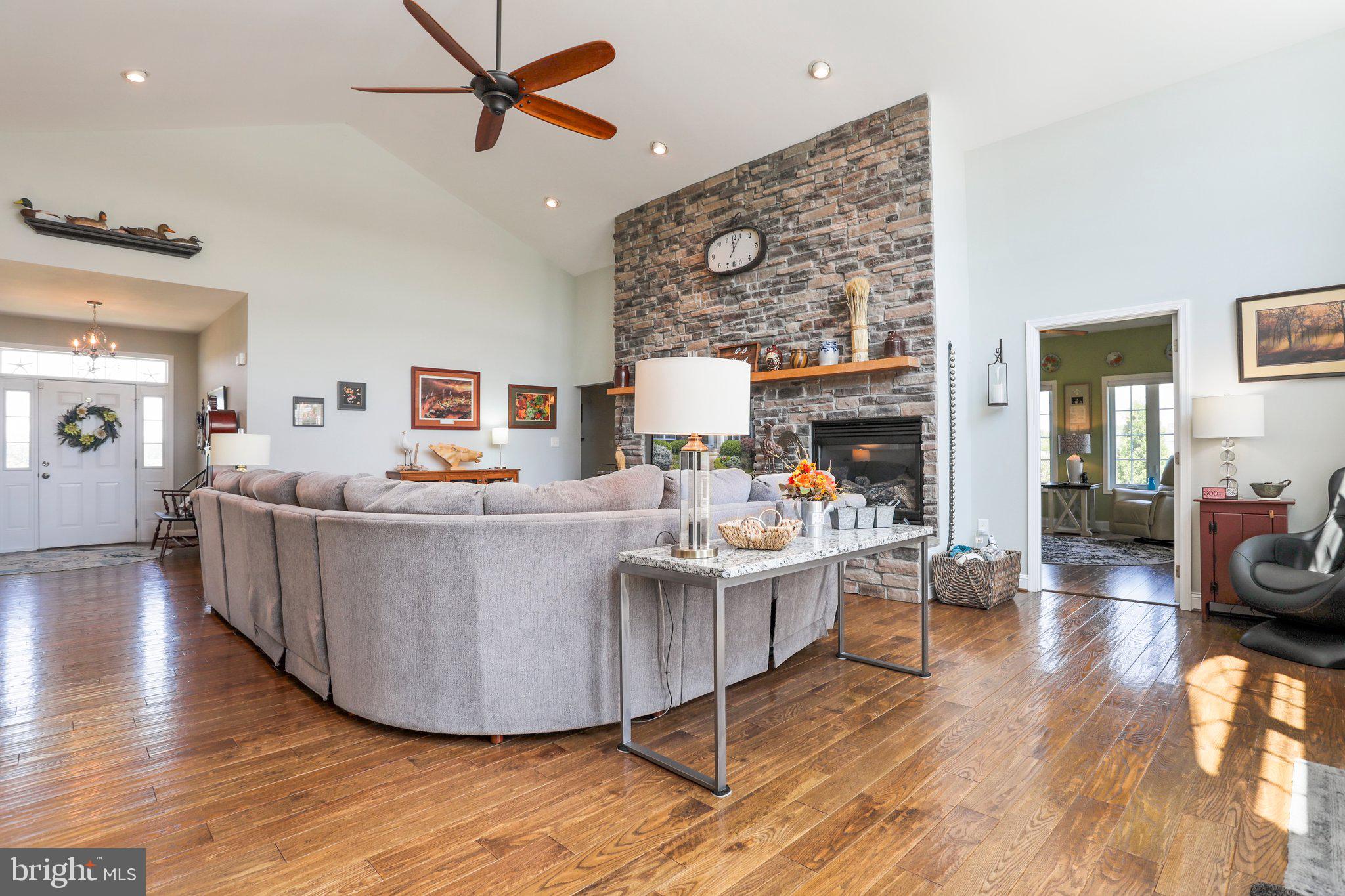 MOUNTAIN VISTA FARMS - Residential