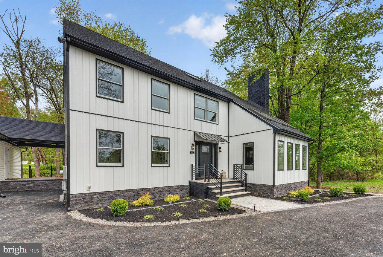 144 VAN DYKE ROAD