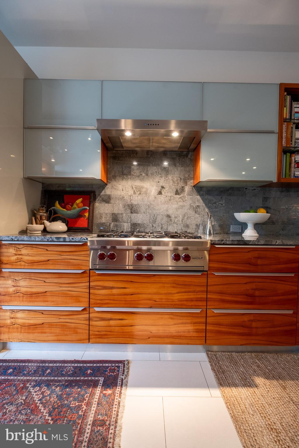 LOGAN SQUARE - Residential