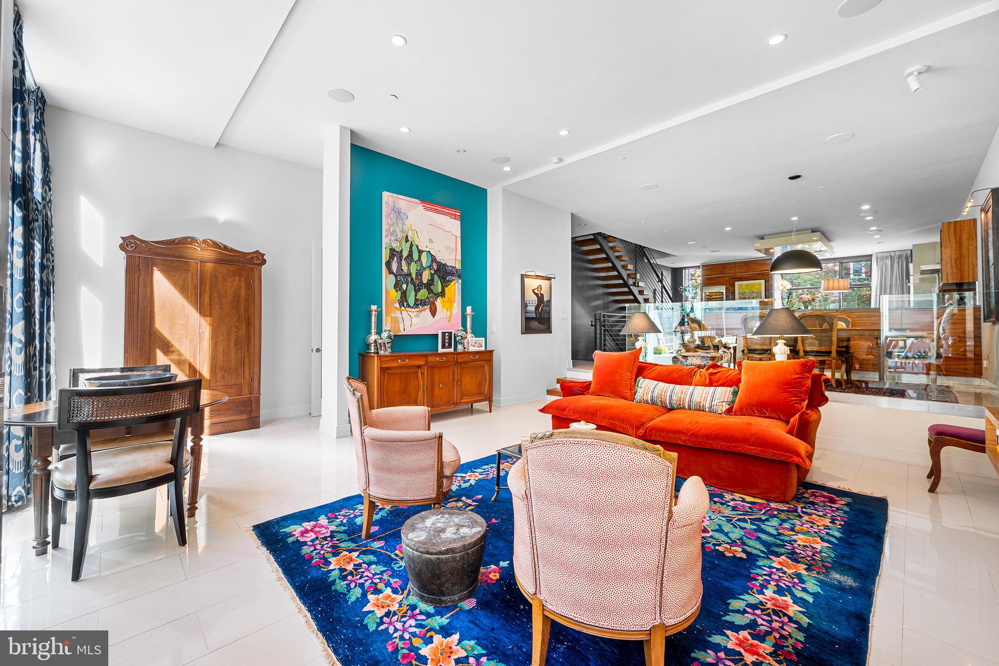 LOGAN SQUARE - Residential