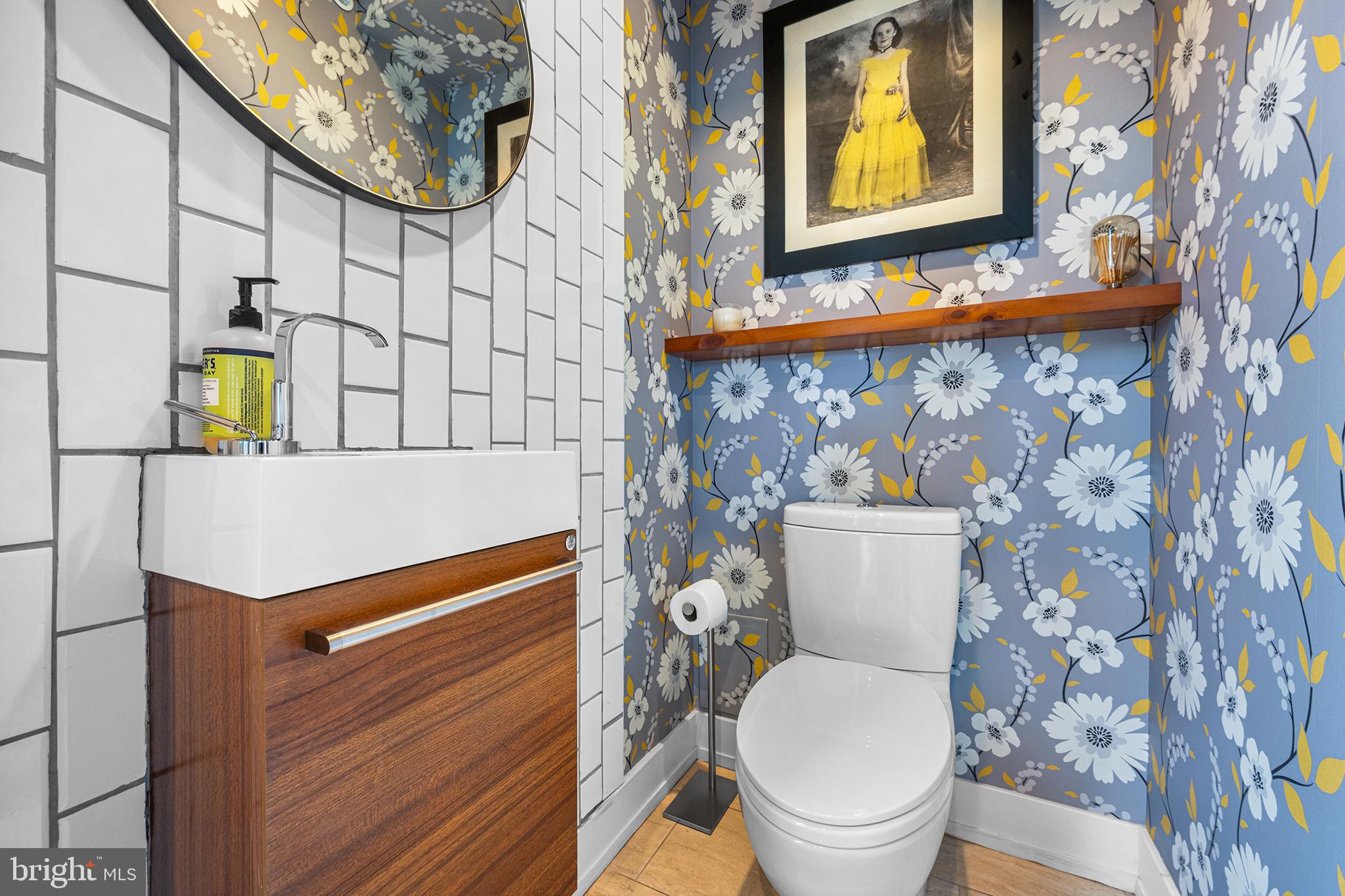 LOGAN SQUARE - Residential