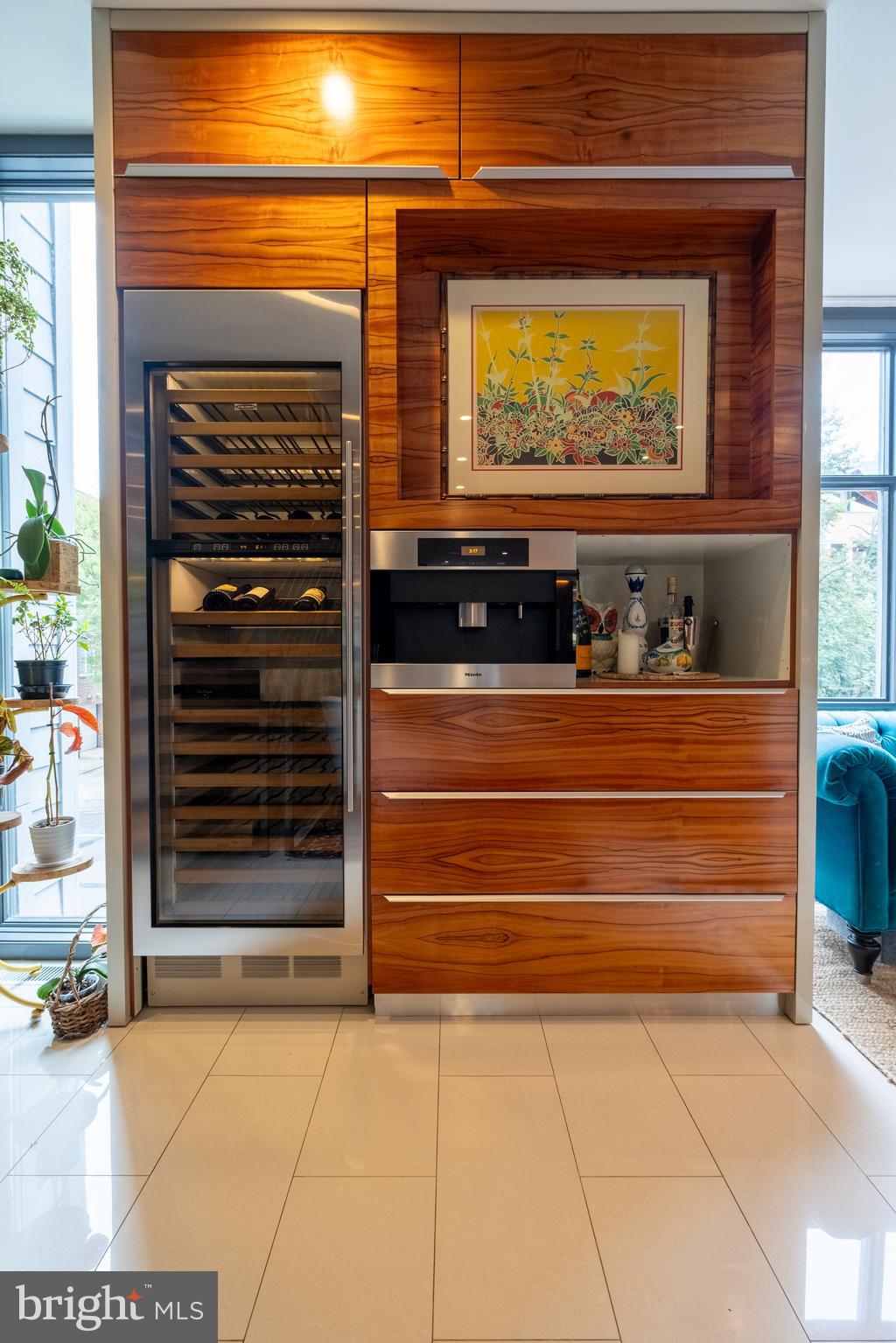 LOGAN SQUARE - Residential