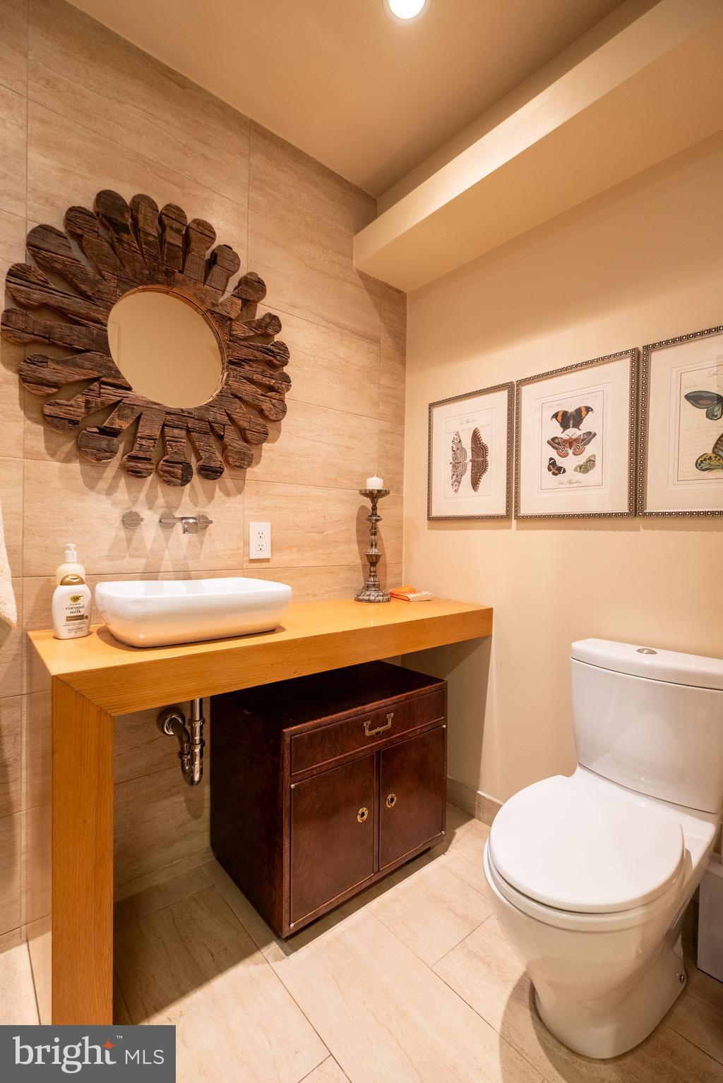 LOGAN SQUARE - Residential