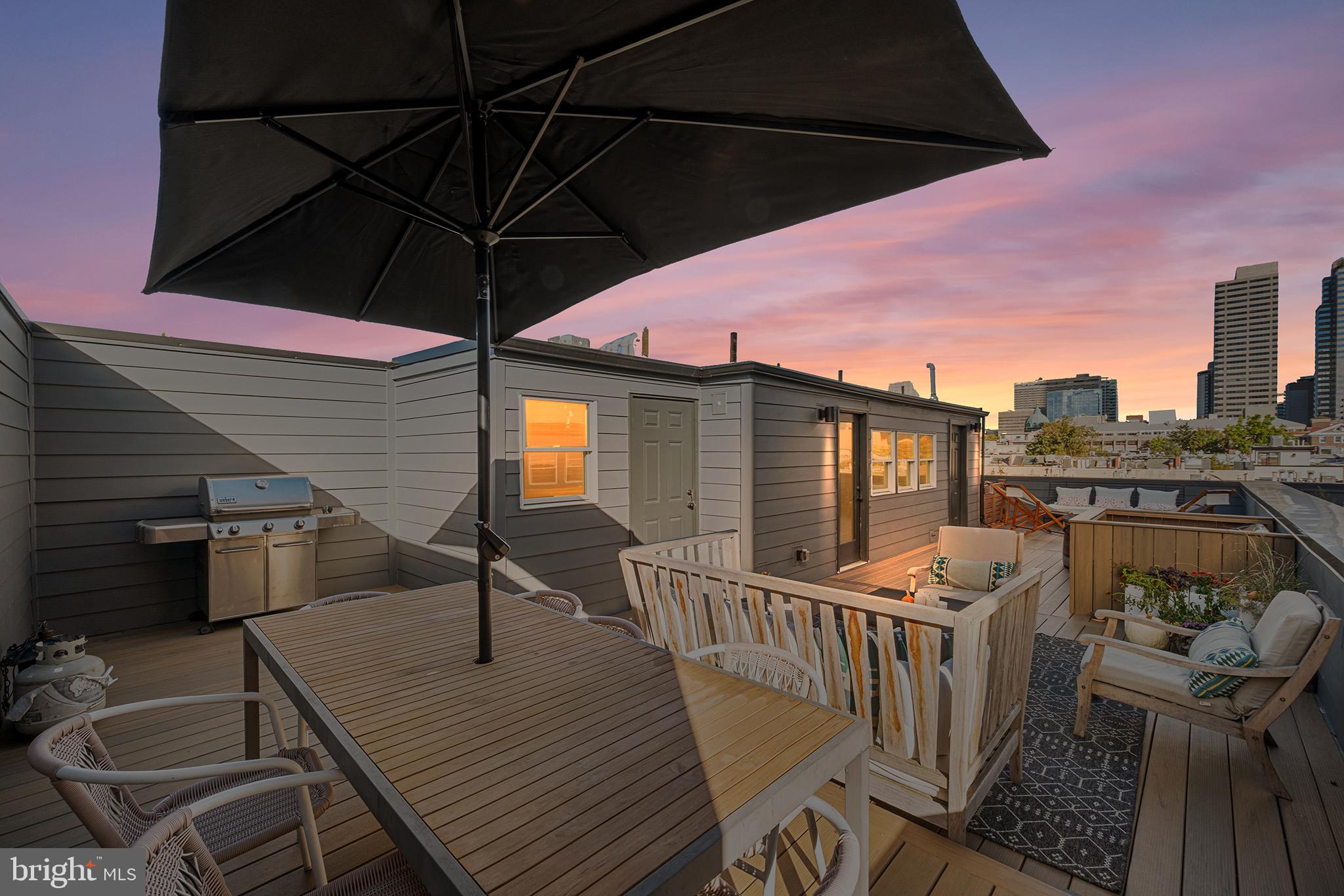 LOGAN SQUARE - Residential