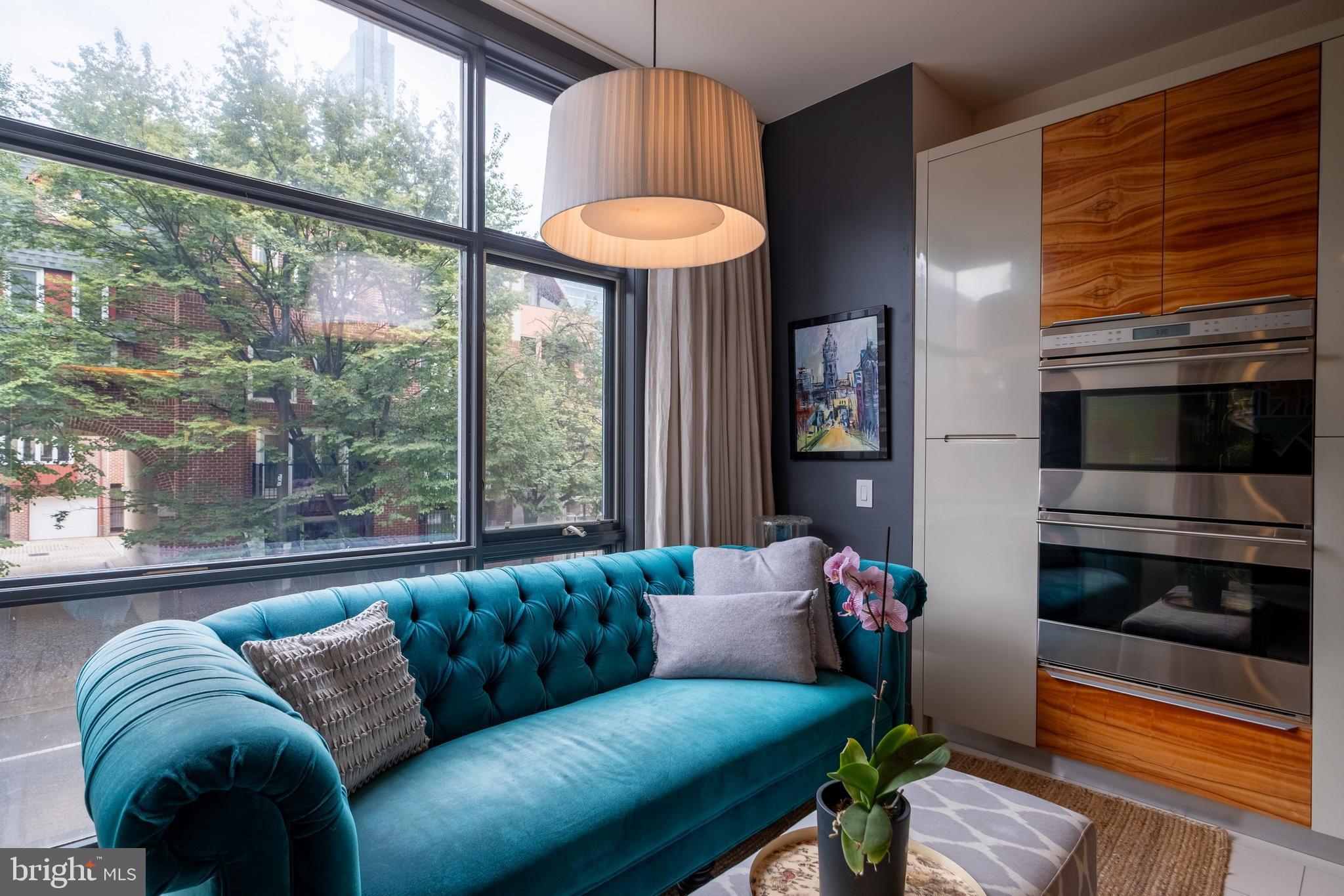 LOGAN SQUARE - Residential