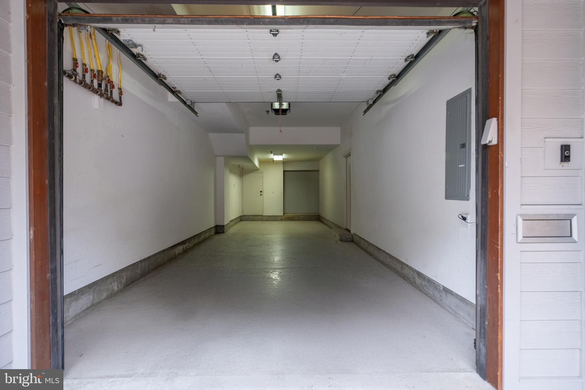 LOGAN SQUARE - Residential