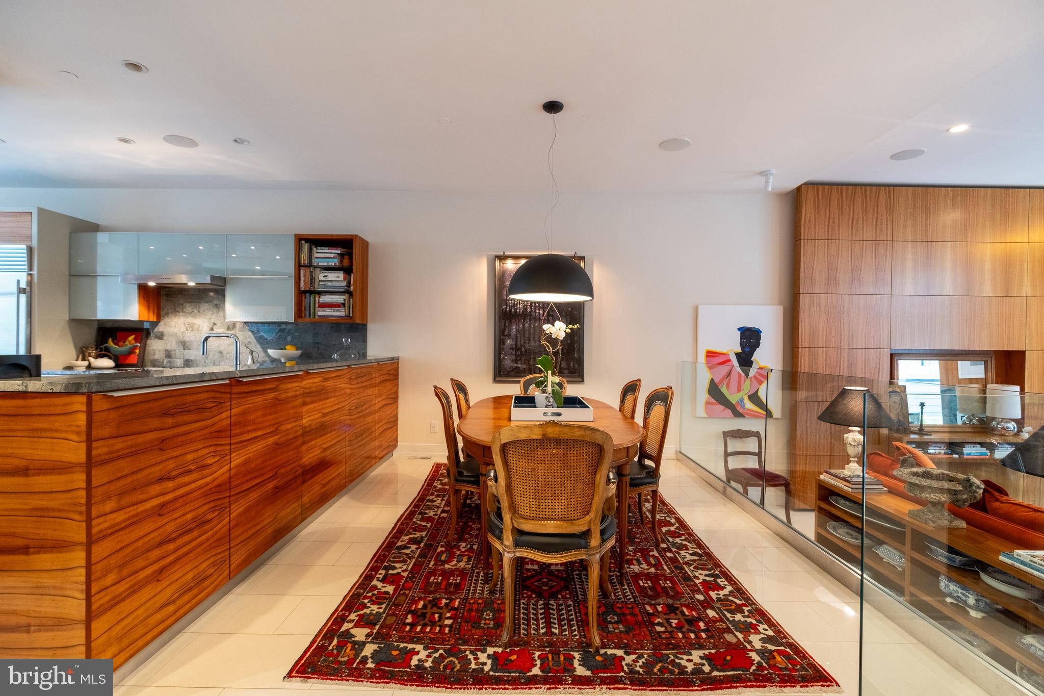 LOGAN SQUARE - Residential