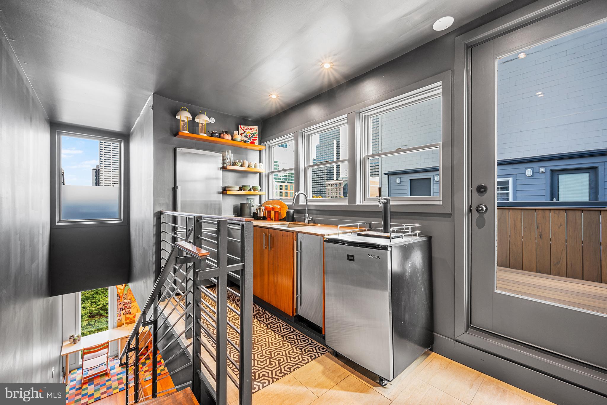 LOGAN SQUARE - Residential