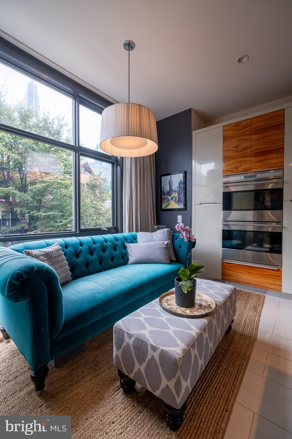 LOGAN SQUARE - Residential