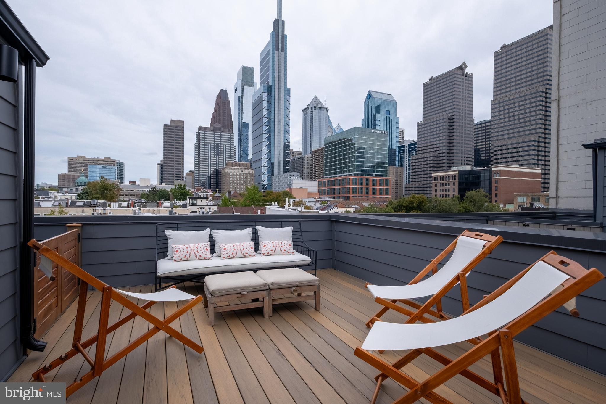 LOGAN SQUARE - Residential