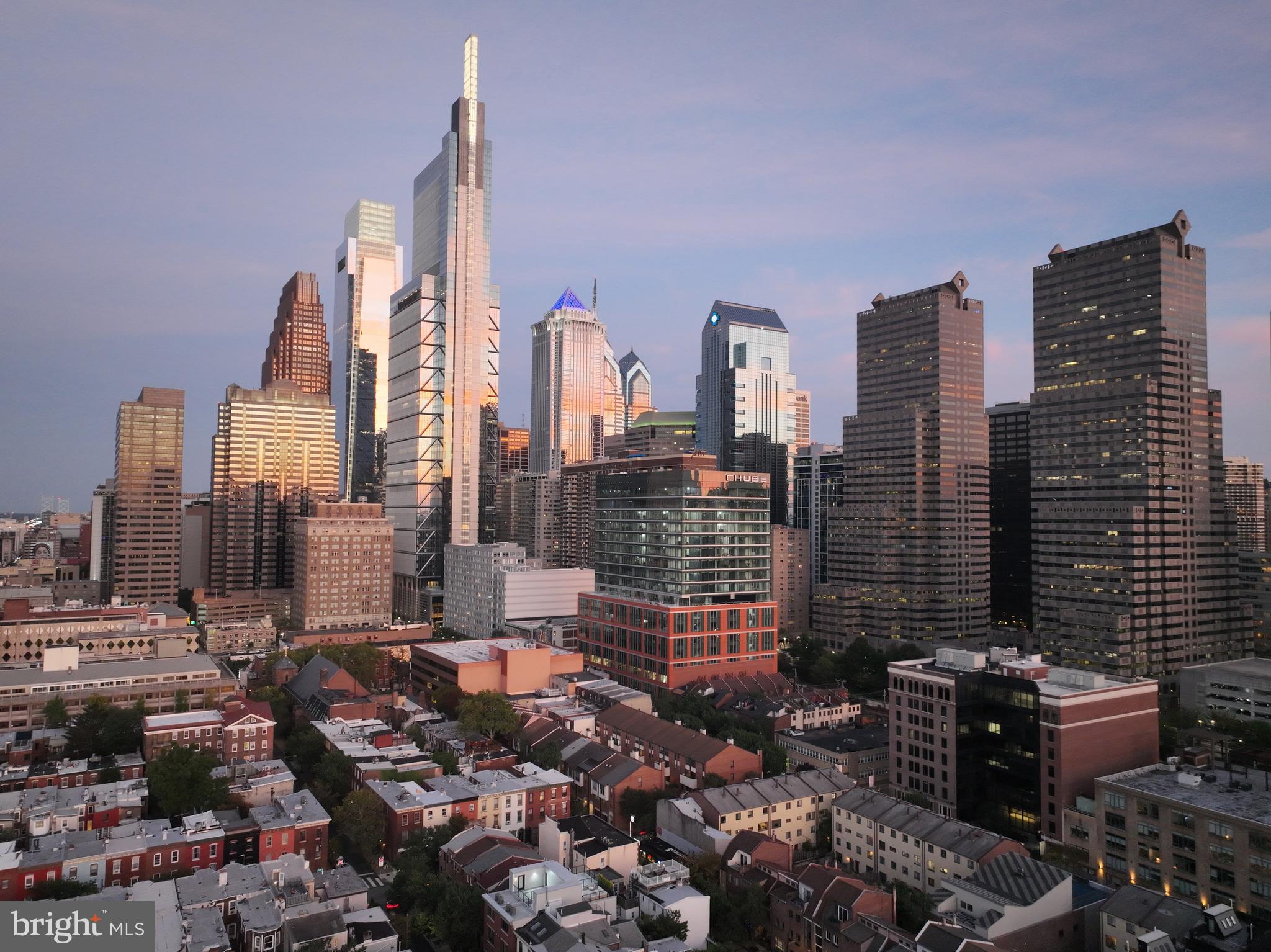 LOGAN SQUARE - Residential