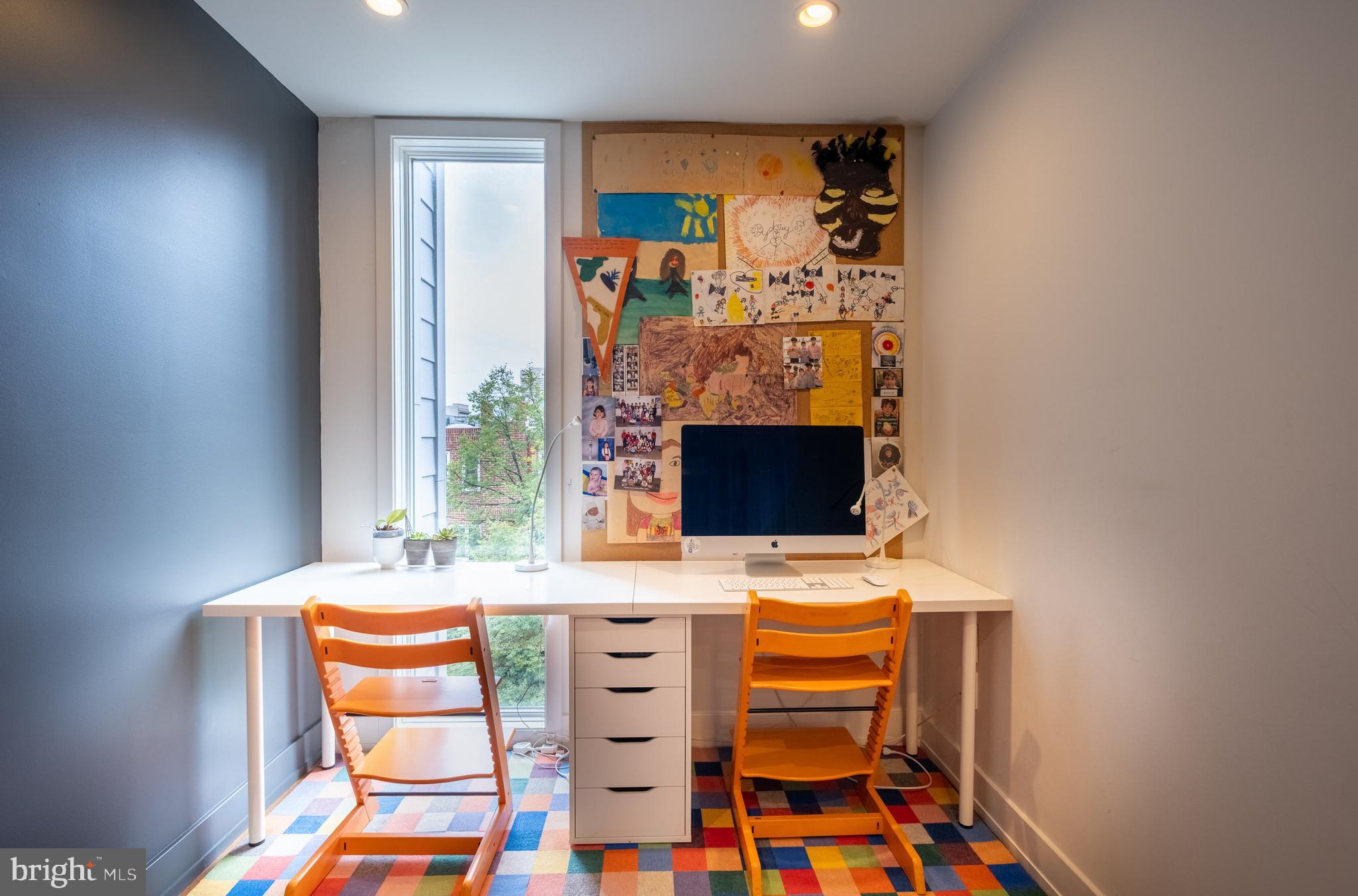 LOGAN SQUARE - Residential