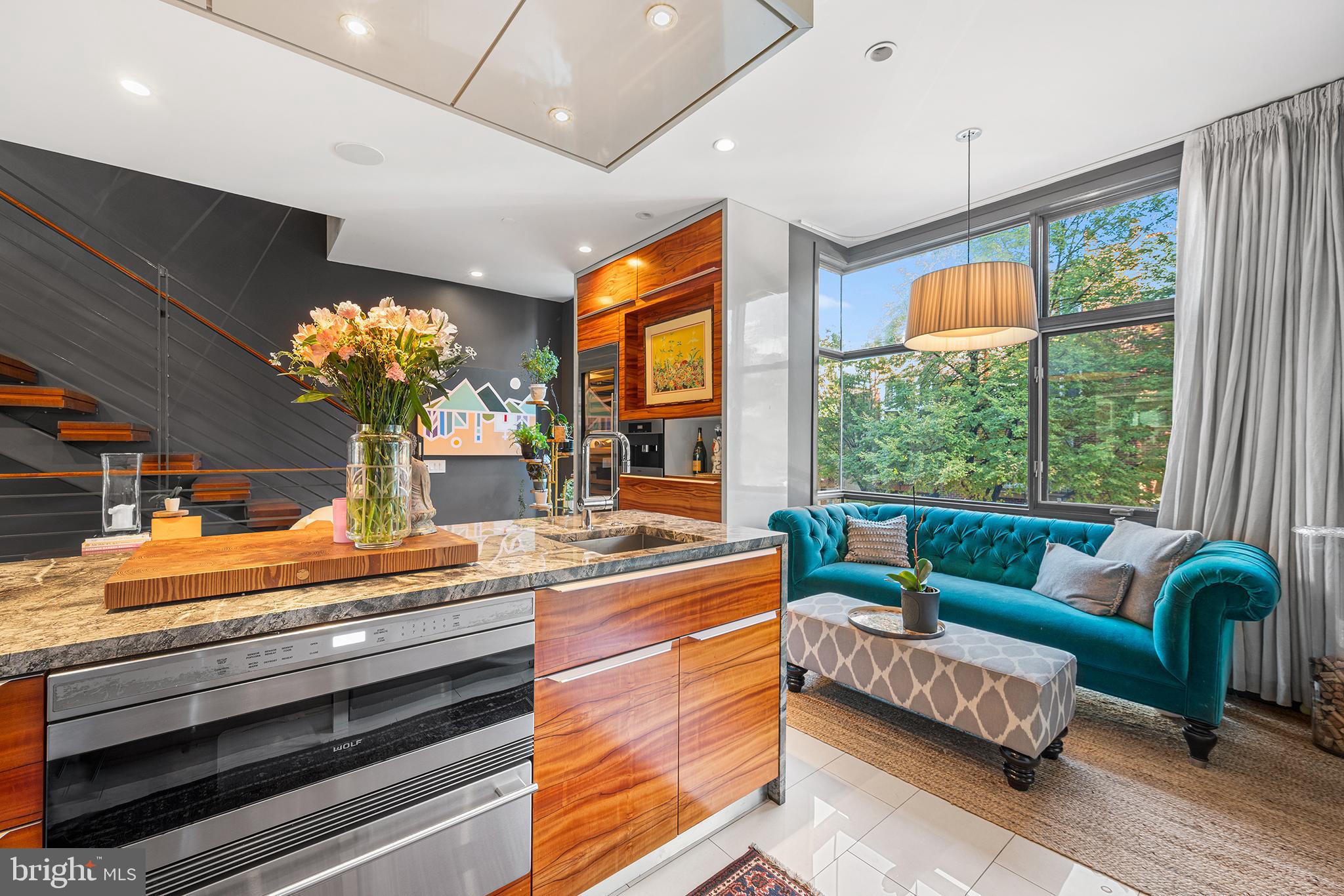 LOGAN SQUARE - Residential