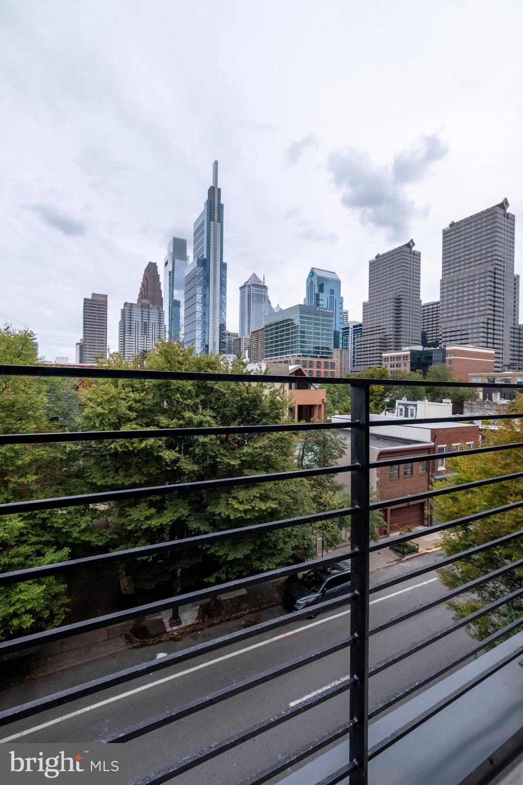 LOGAN SQUARE - Residential