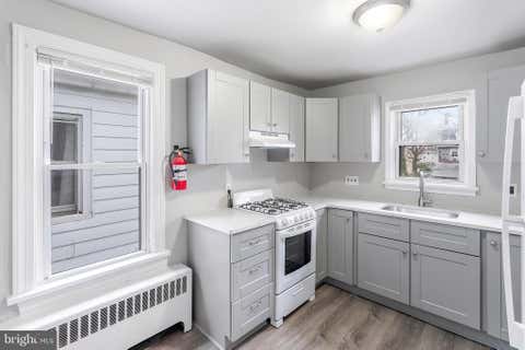 Townhouse For Rent - 243 Conover Street #2<br/> BURLINGTON, NJ 08016