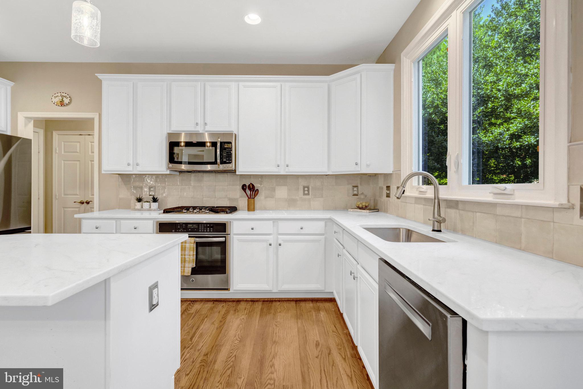 LEE CHAPEL GROVE - Residential