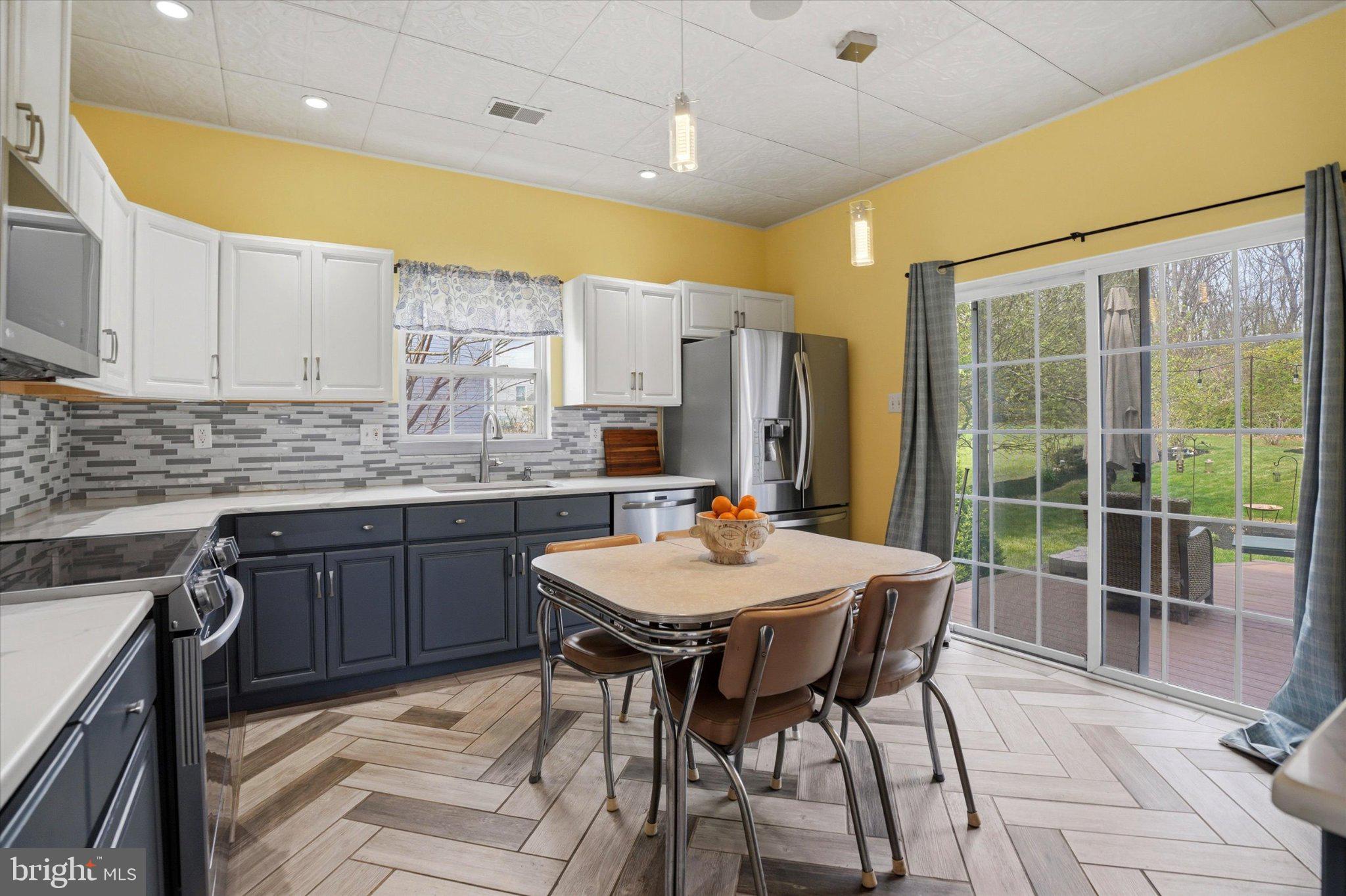 BRANFORD VILLAGE - Residential