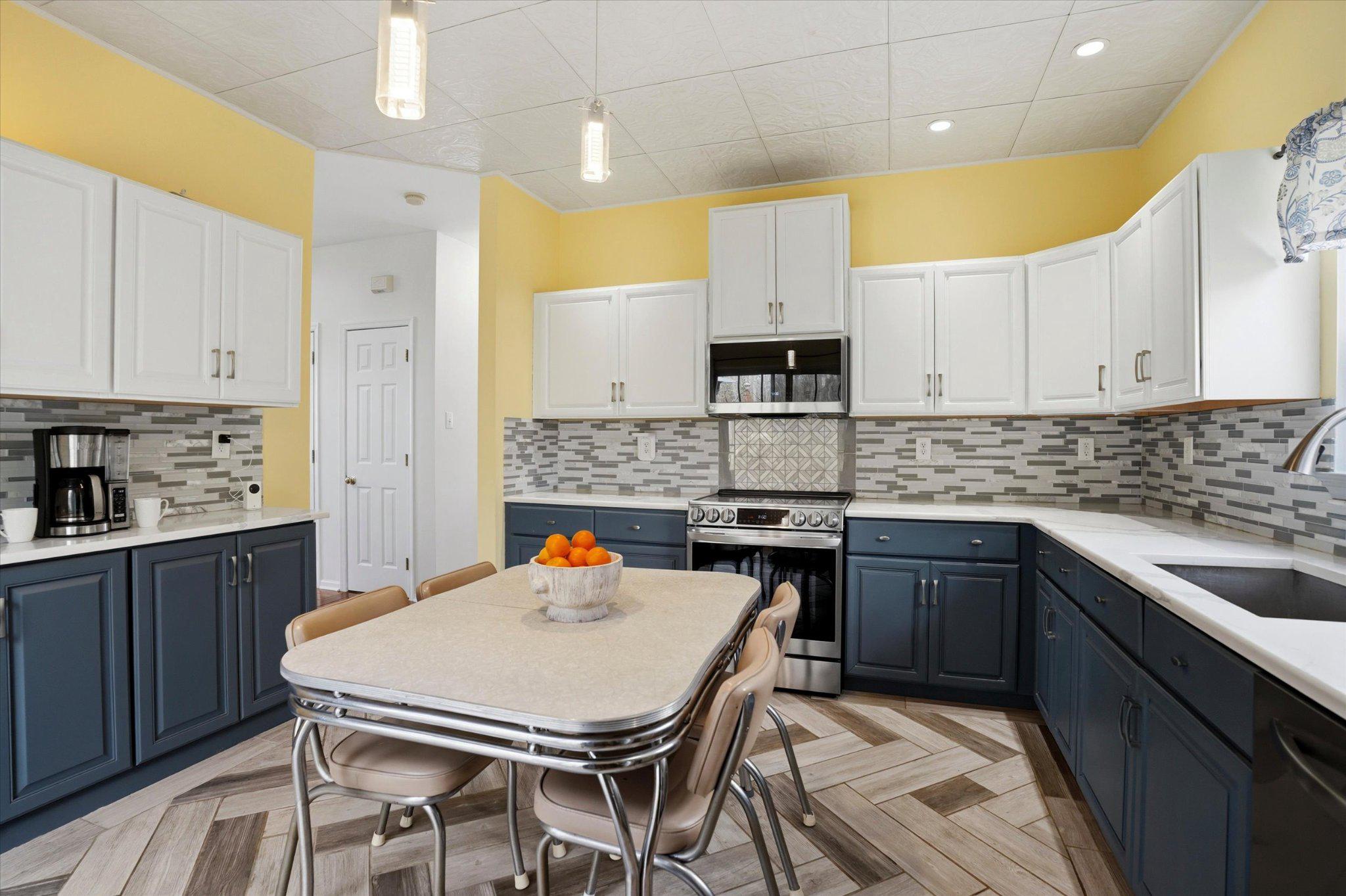 BRANFORD VILLAGE - Residential