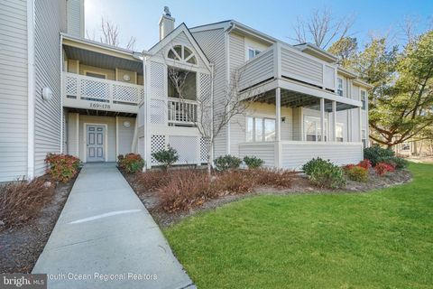 Photo of 174 Pinetree Ct, HOWELL, NJ 07731 (MLS # NJMM2004306)