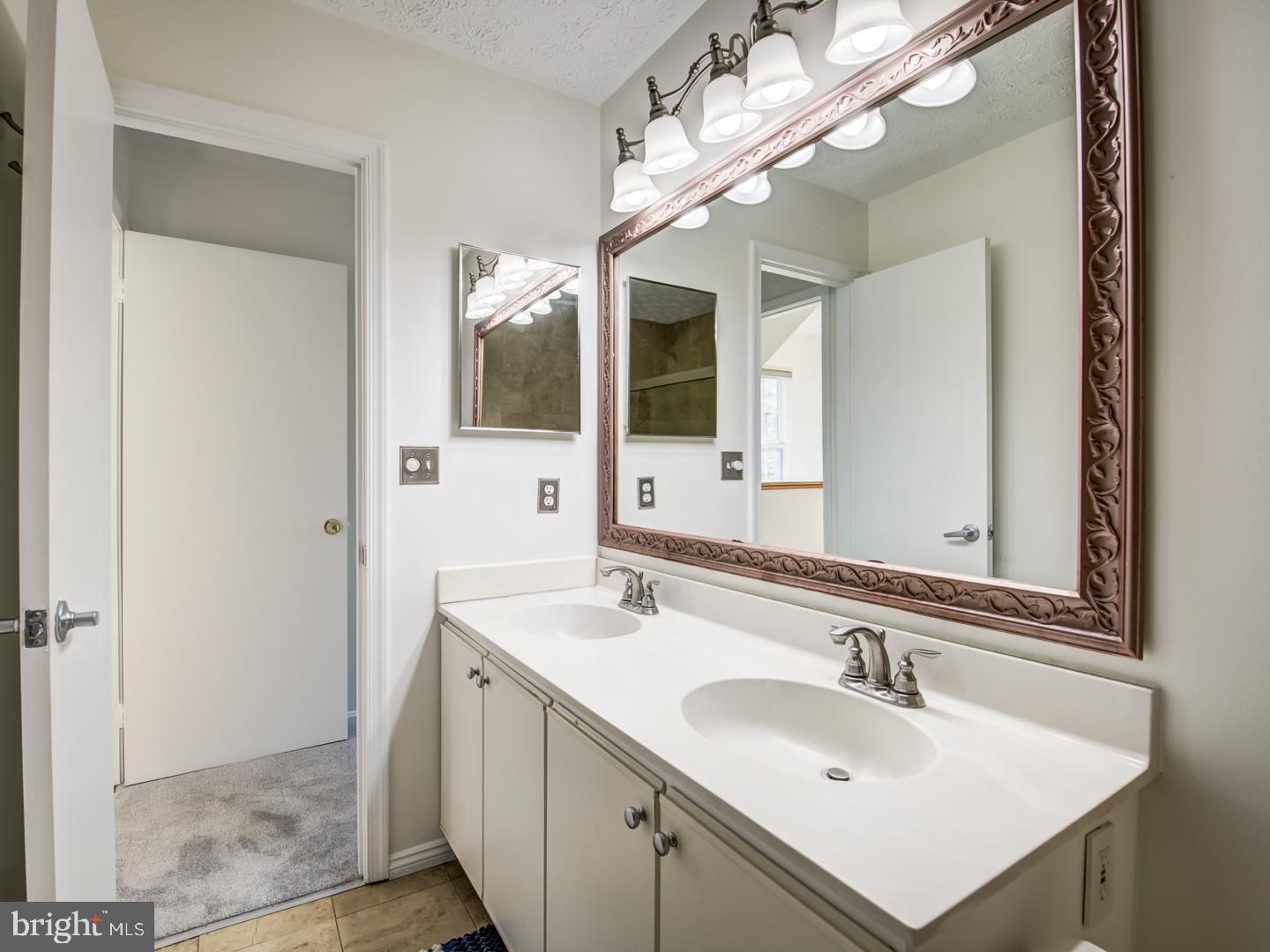 WATERS LANDING - Residential